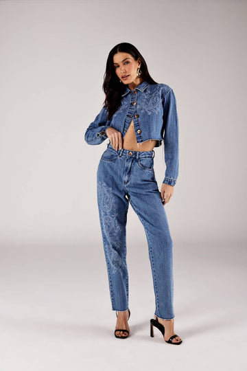 CAMISA FEMININA DETALHE LAVAÇÃO FRONTAL JEANS ONÇA PRETA