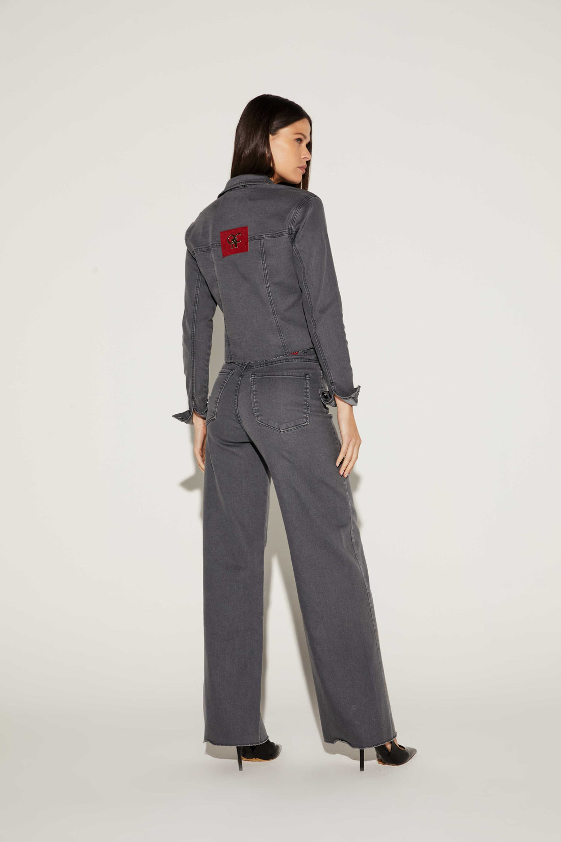 JAQUETA FEMININA TRADICIONAL COM STRASS JEANS ONCA PRETA