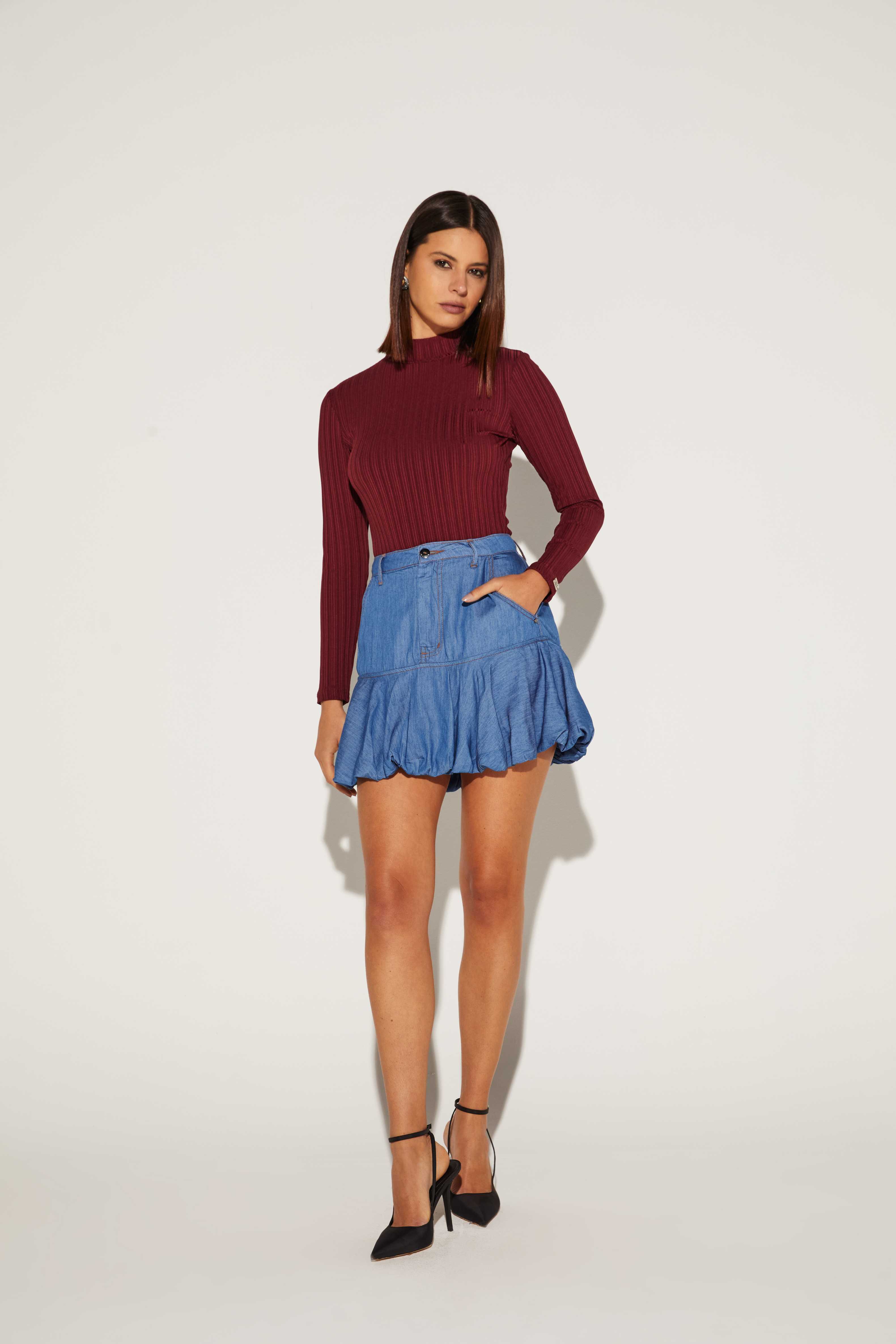 SAIA FEMININA CURTA BARRA BALONE JEANS ONCA PRETA