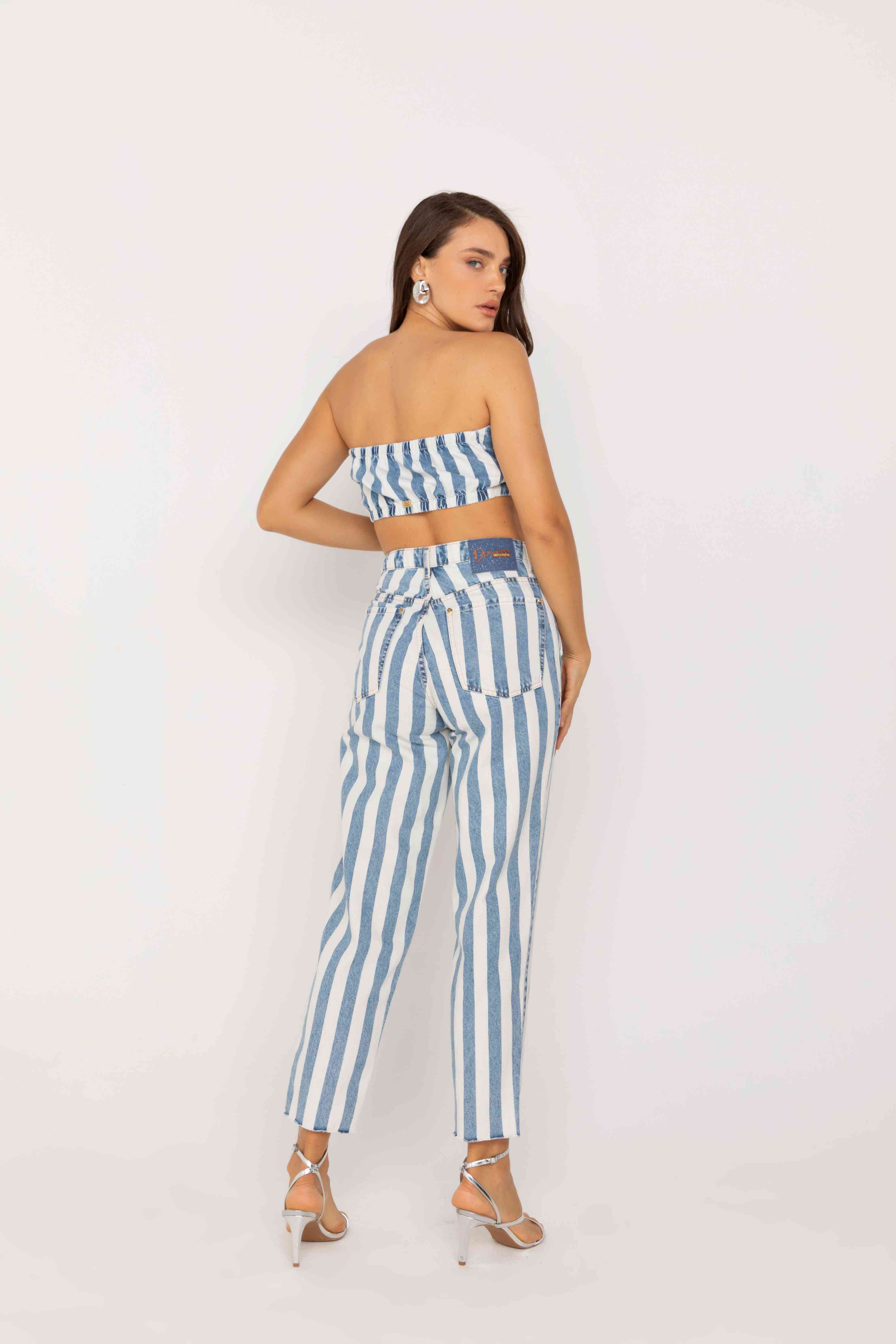 TOP AMARRAÇÃO FRONTAL JEANS ONCA PRETA