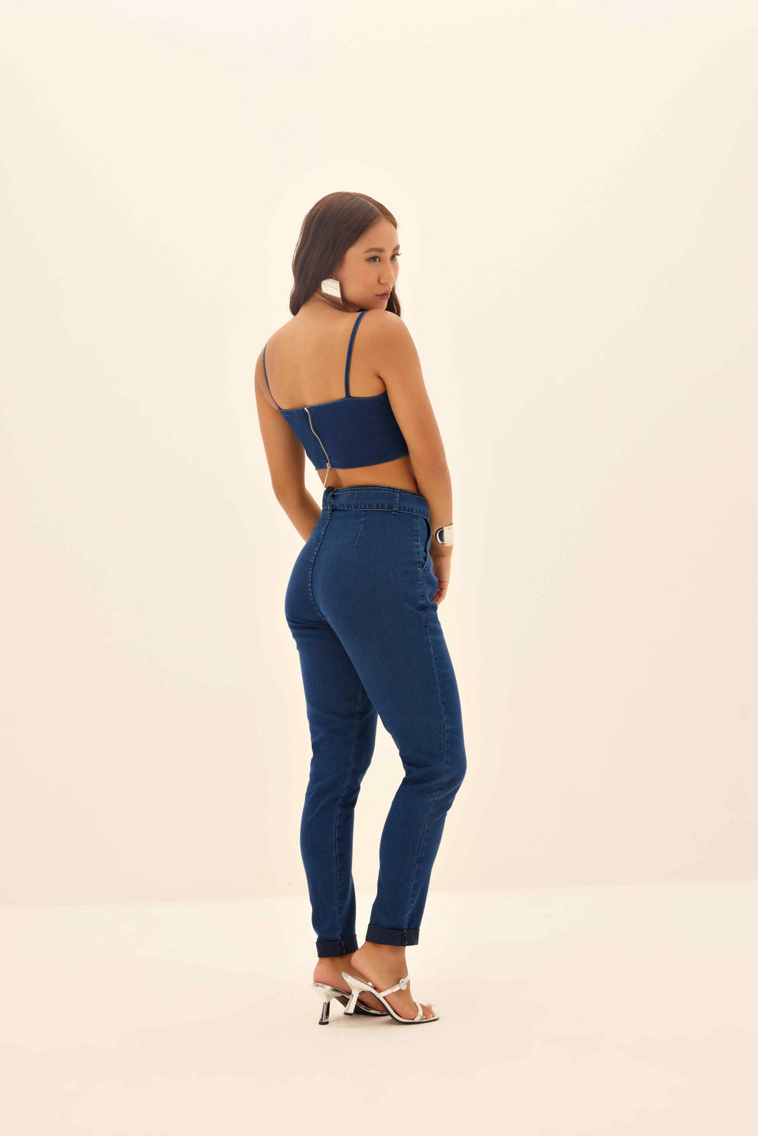 TOP DE ALCA JEANS ONCA PRETA