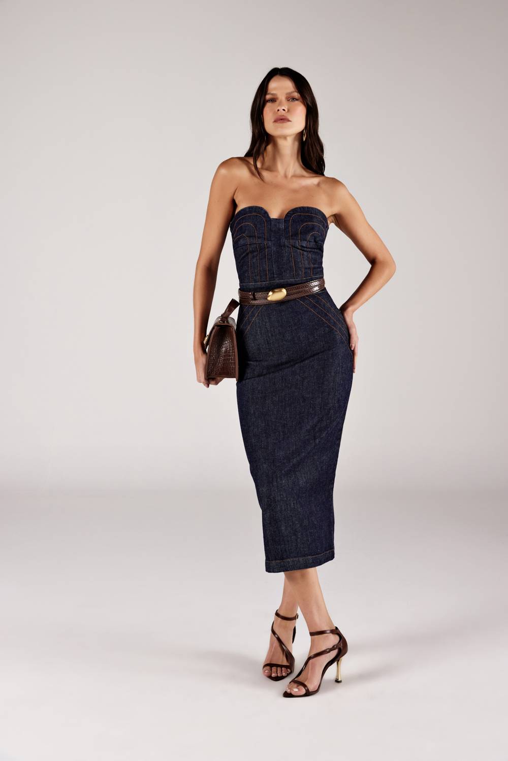 VESTIDO MIDI JEANS AMACIADO DECOTE CORAÇÃO