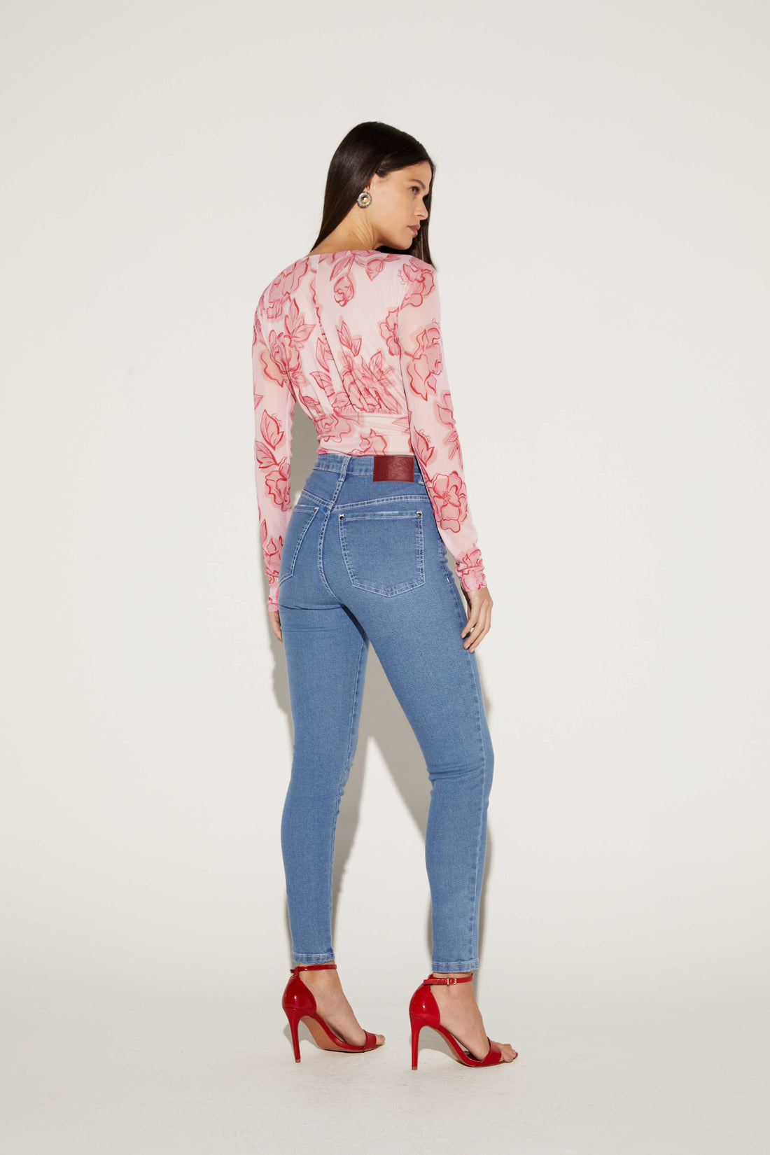 BODY FEMININO ESTAMPADO ONCA PRETA