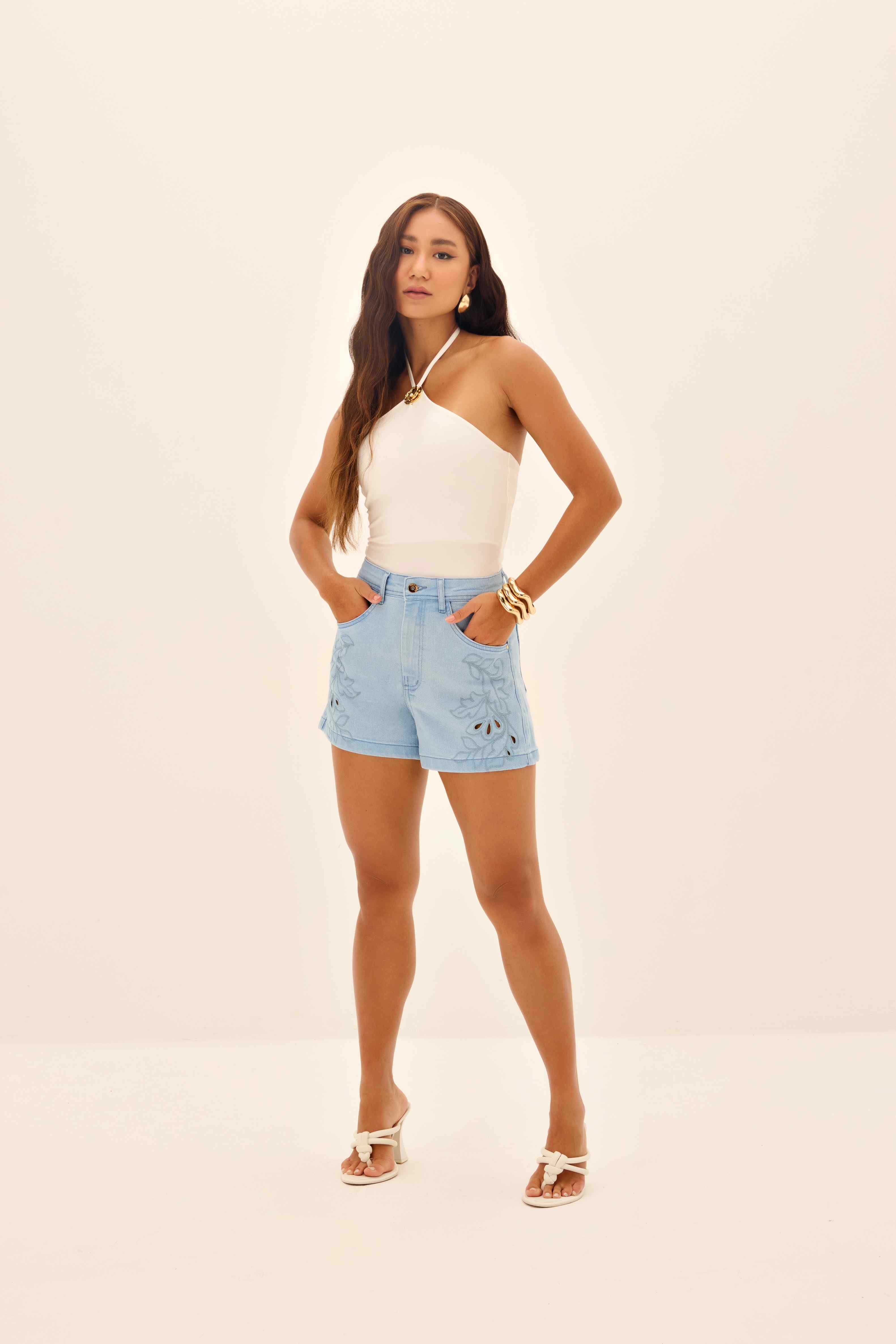 BODY FEMININO FRENTE UNICA FLOR METAL FRONTAL ONÇA PRETA
