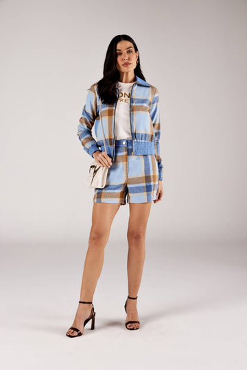 BERMUDA FEMININA DETALHES JEANS ONÇA PRETA