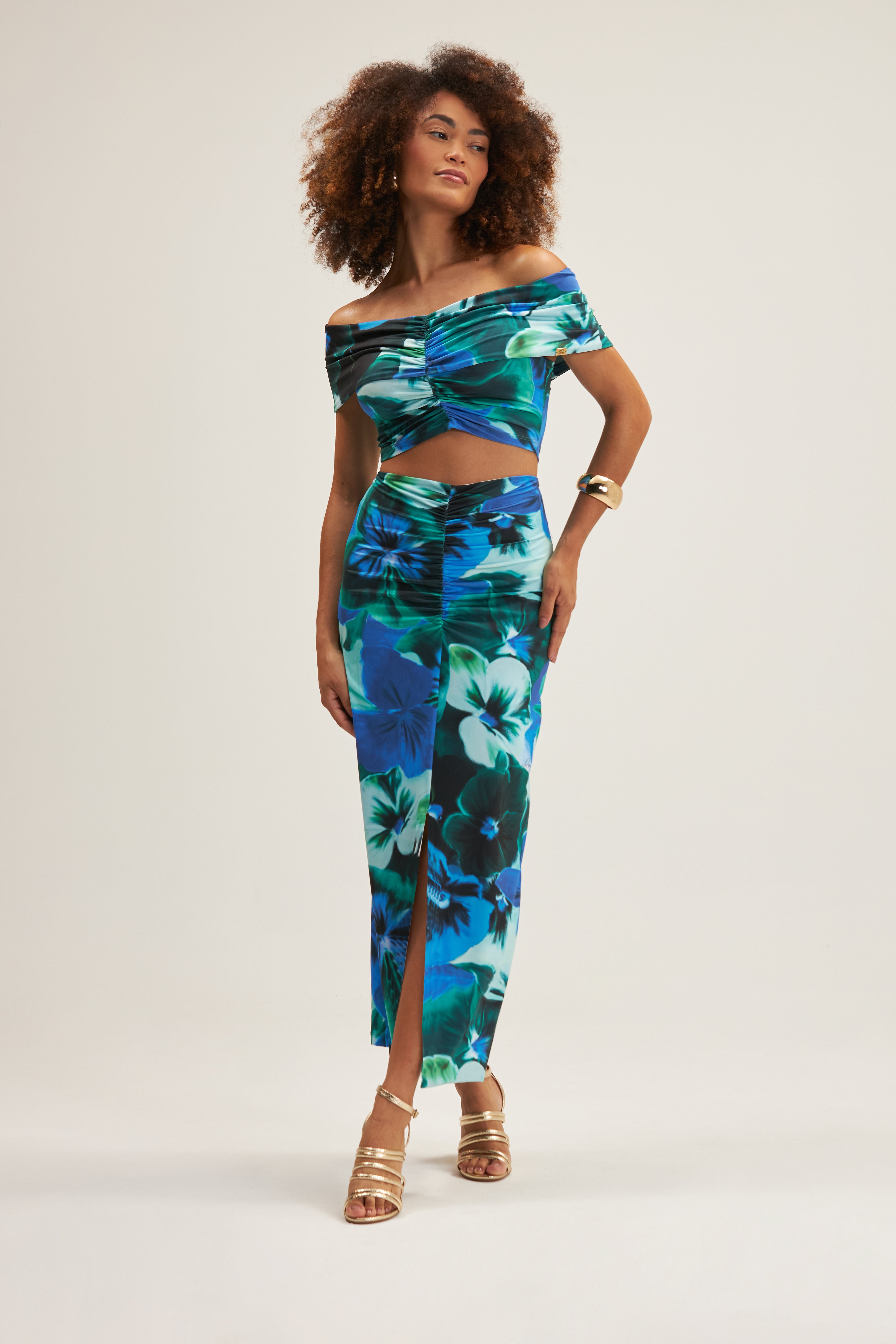 BLUSA CROPPED OMBRO A OMBRO ONCA PRETA