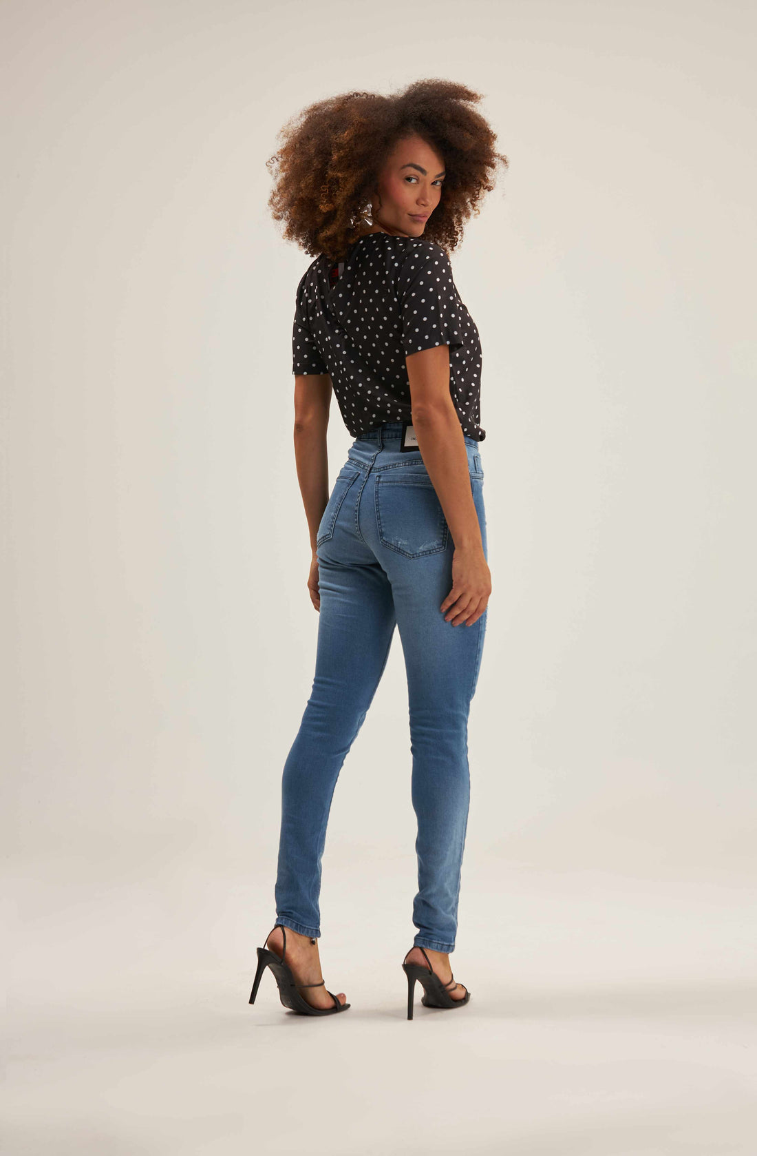 BLUSA POA COM LACOS ONCA PRETA