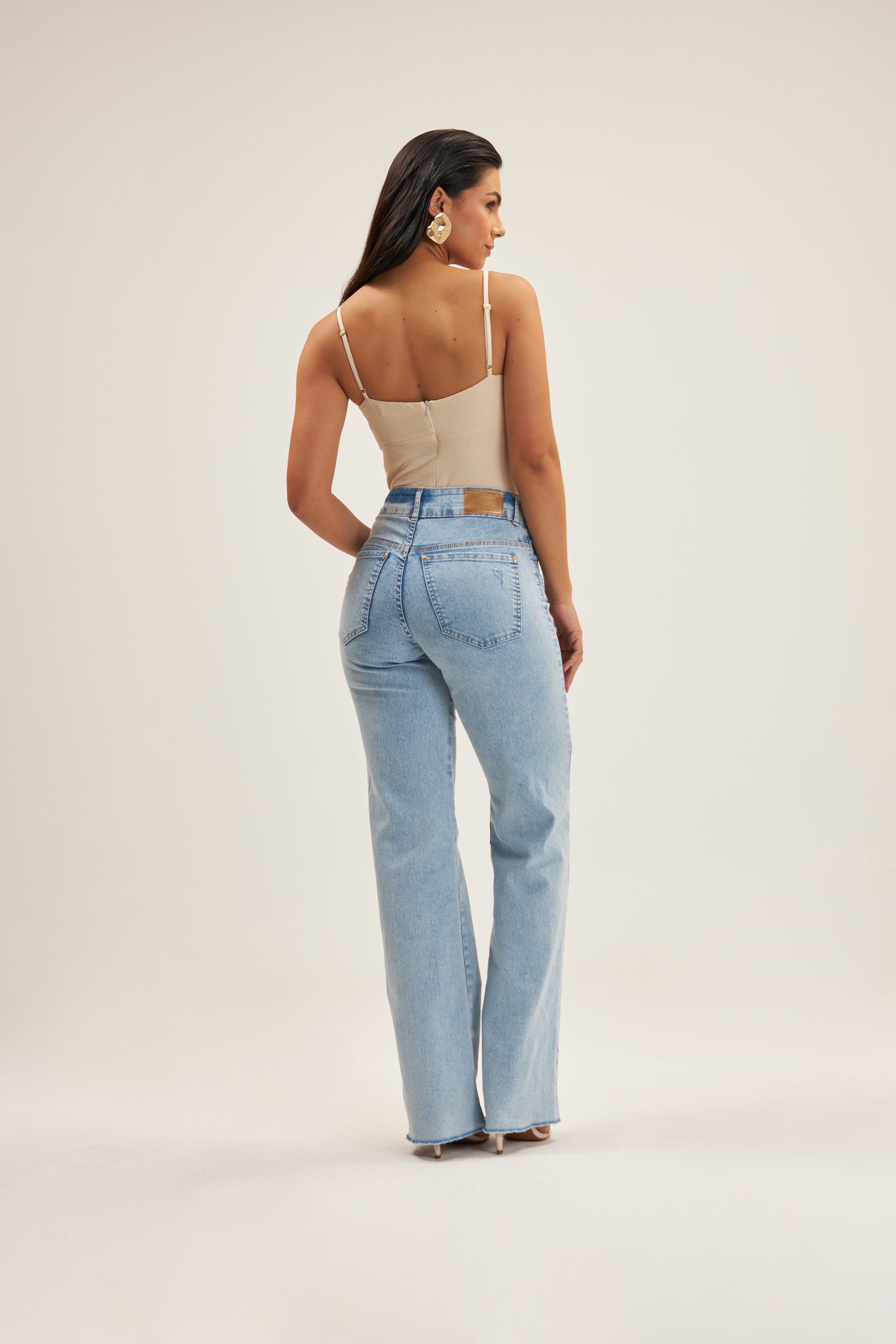 BLUSA DE ALCA COM GUIPIR ONCA PRETA