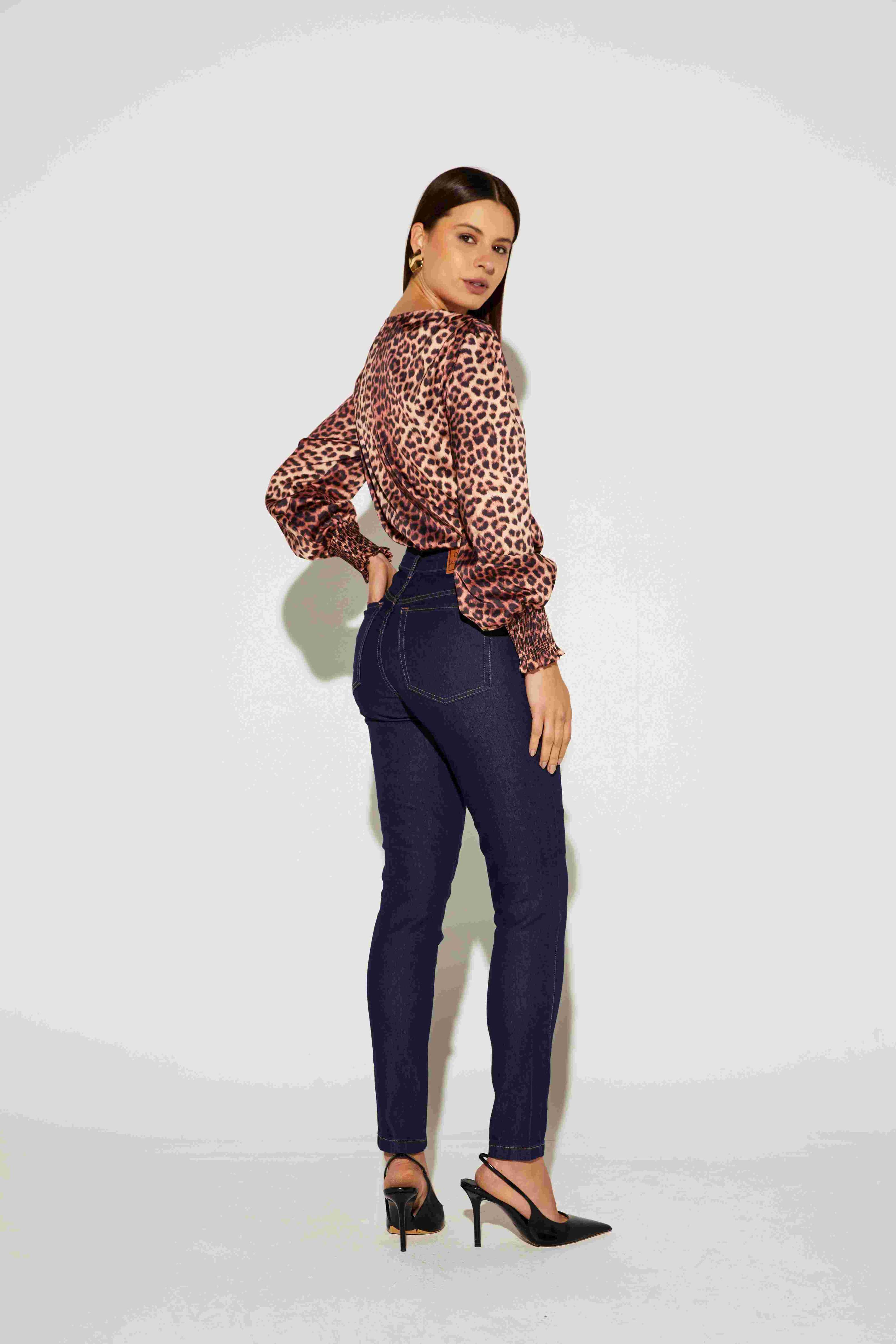 BLUSA FEMININA MANGA LONGA ESTAMPADA ONCA PRETA