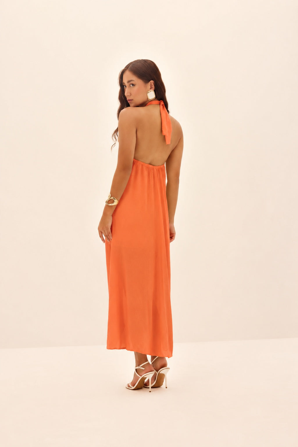 BLUSA FEMININA ALONGADA COSTAS FRENTE UNICA ONCA PRETA