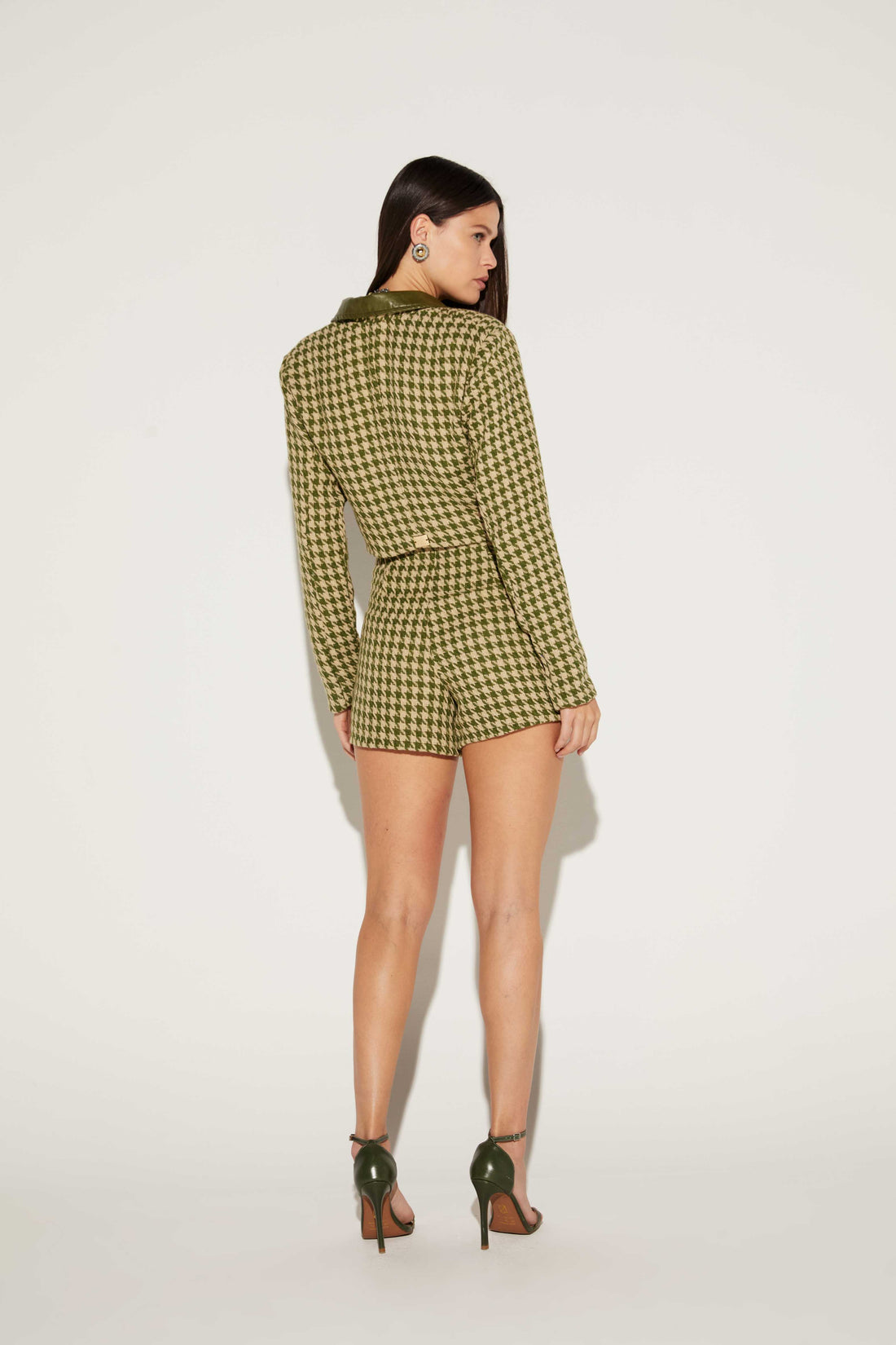 BLAZER CROPPED EM TWEED ONCA PRETA