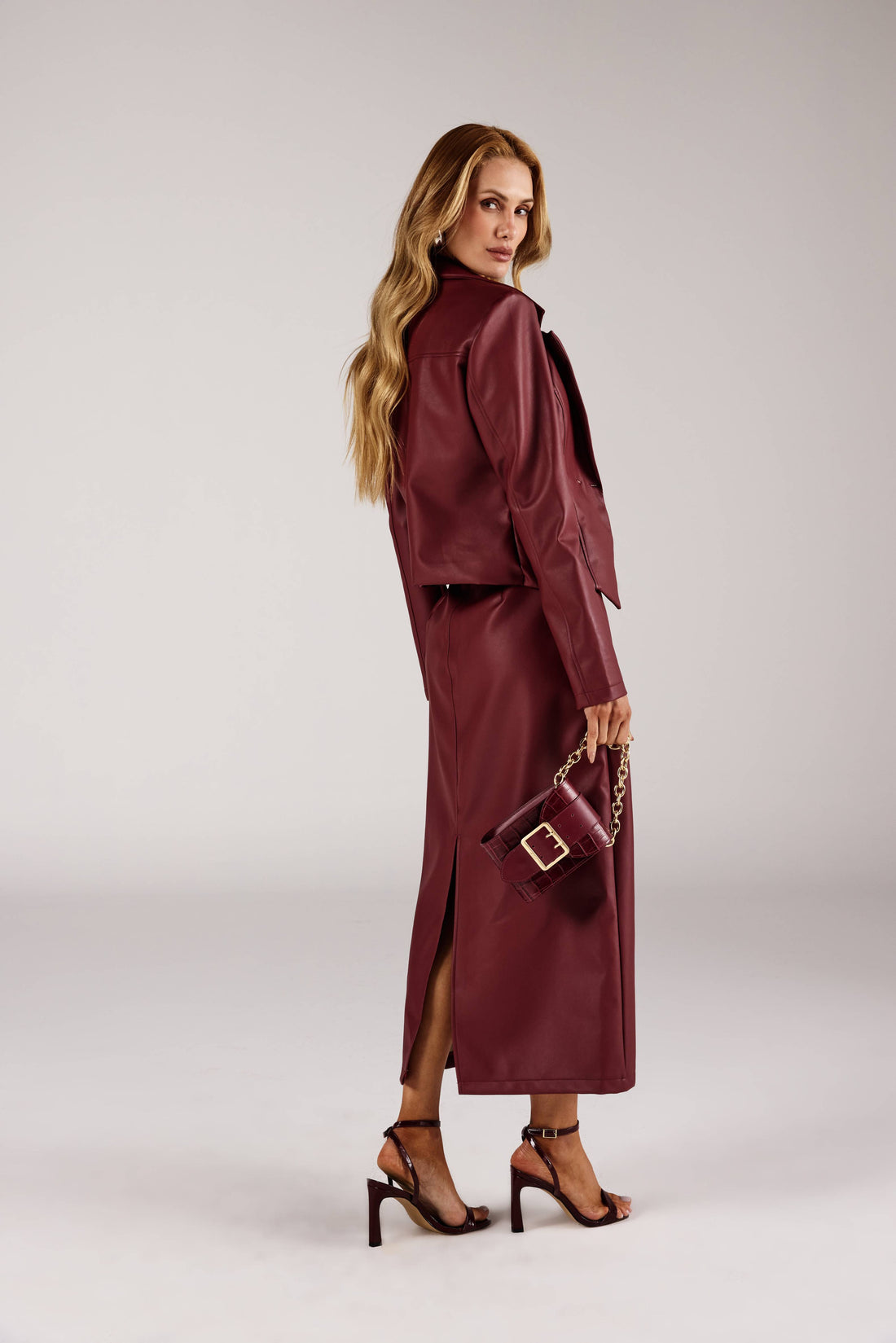 BLAZER FEMININO TRANSPASSADO COURO ONÇA PRETA
