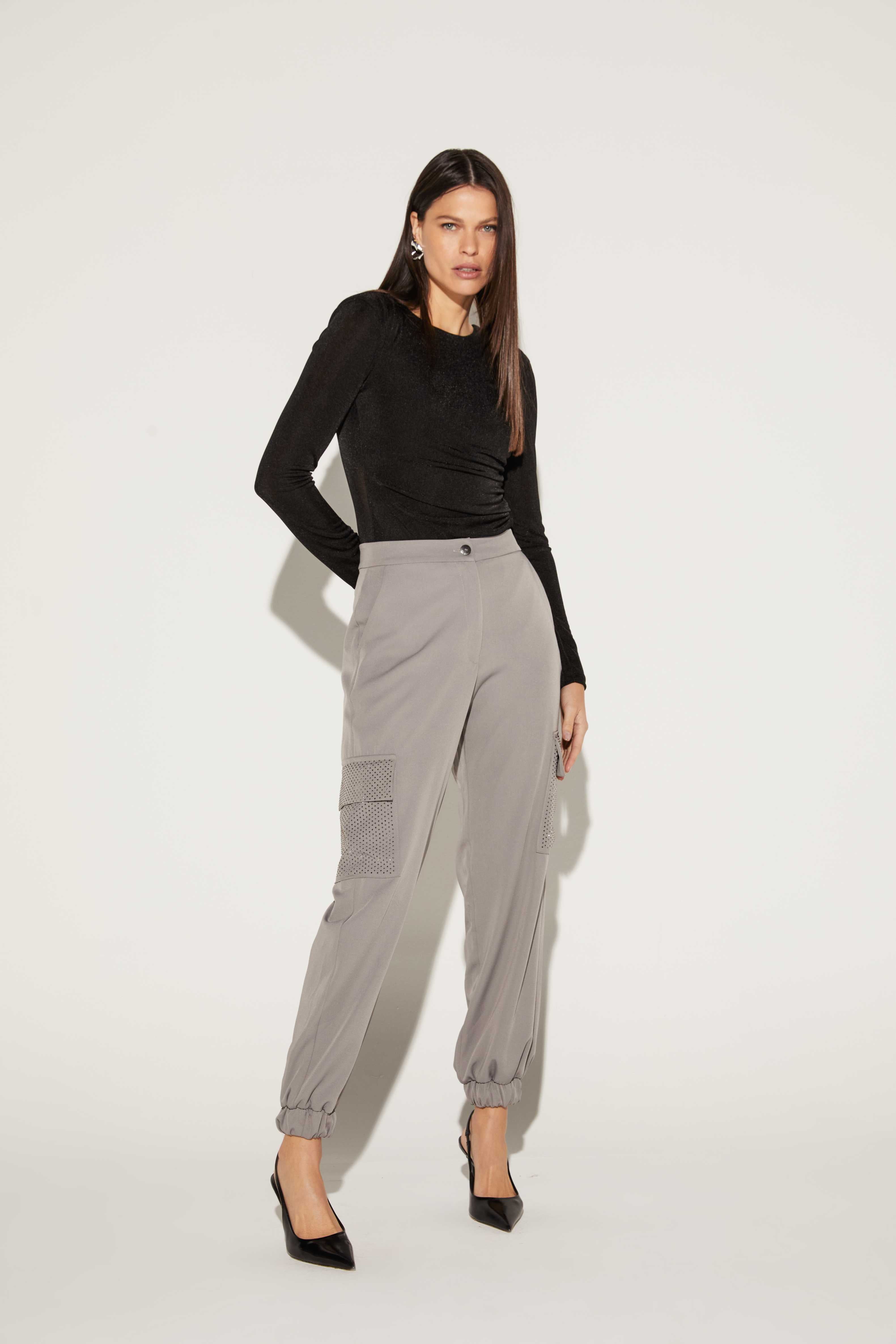 CALÇA FEMININA CARGO BOLSO STRASS ONCA PRETA