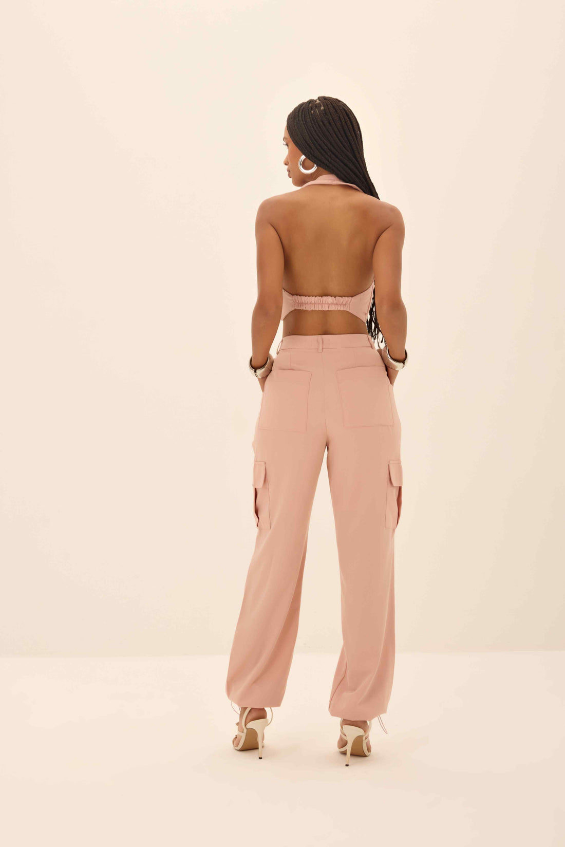 CALÇA FEMININA CARGO ALFAIATARIA  ONCA PRETA