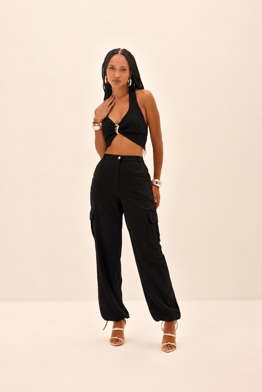 CALÇA FEMININA CARGO ALFAIATARIA  ONCA PRETA