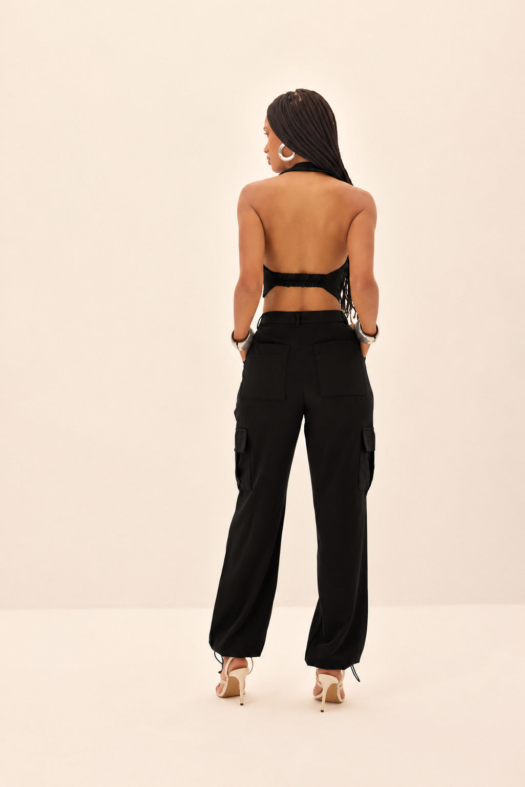 CALÇA FEMININA CARGO ALFAIATARIA  ONCA PRETA