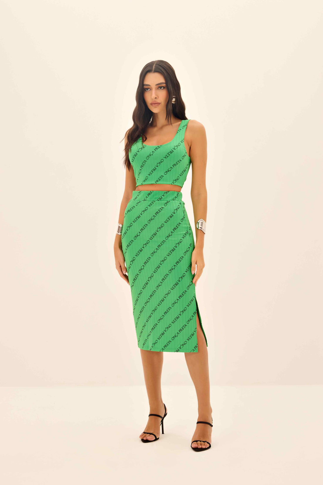 REGATA CROPPED FEMININO LOGOMANIA ONÇA PRETA