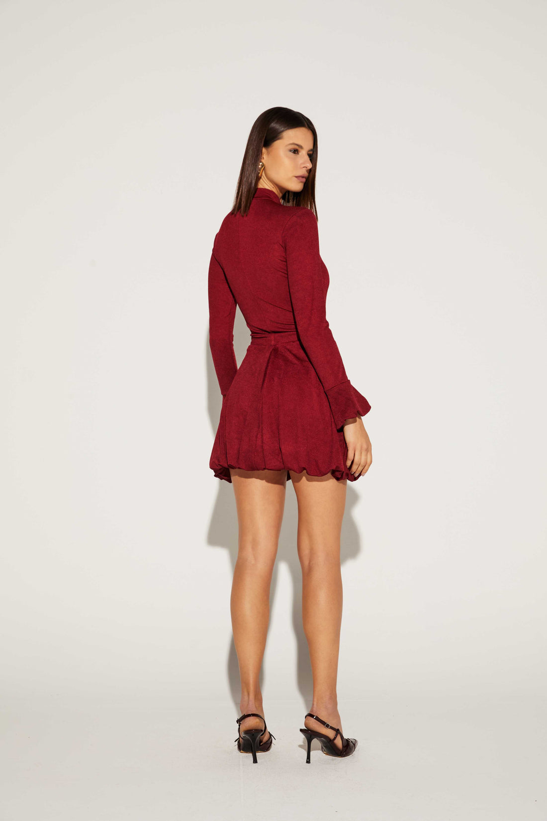 SAIA FEMININA CURTA BALONE ONCA PRETA