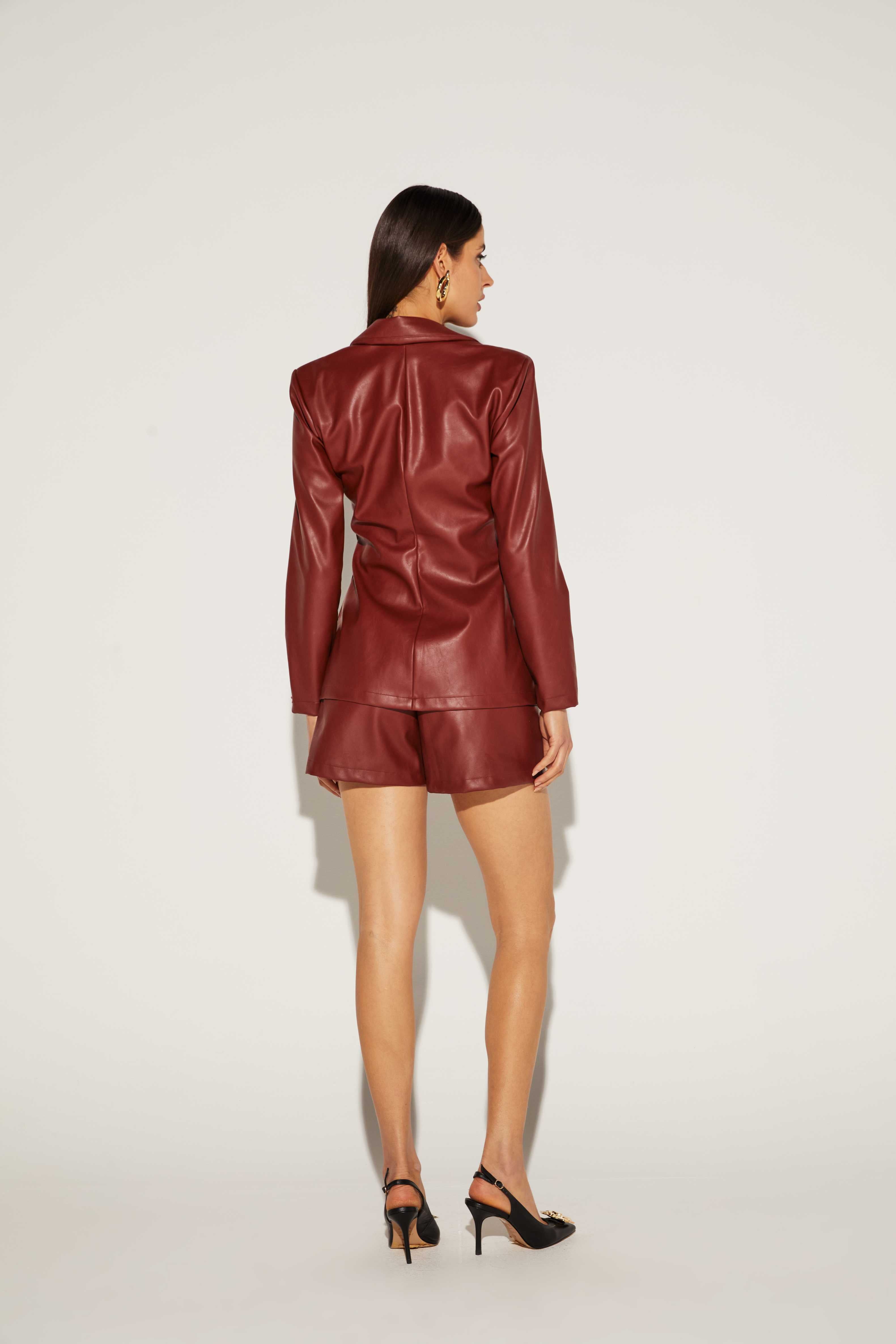 SHORTS FEMININO BASICO COURO ONCA PRETA