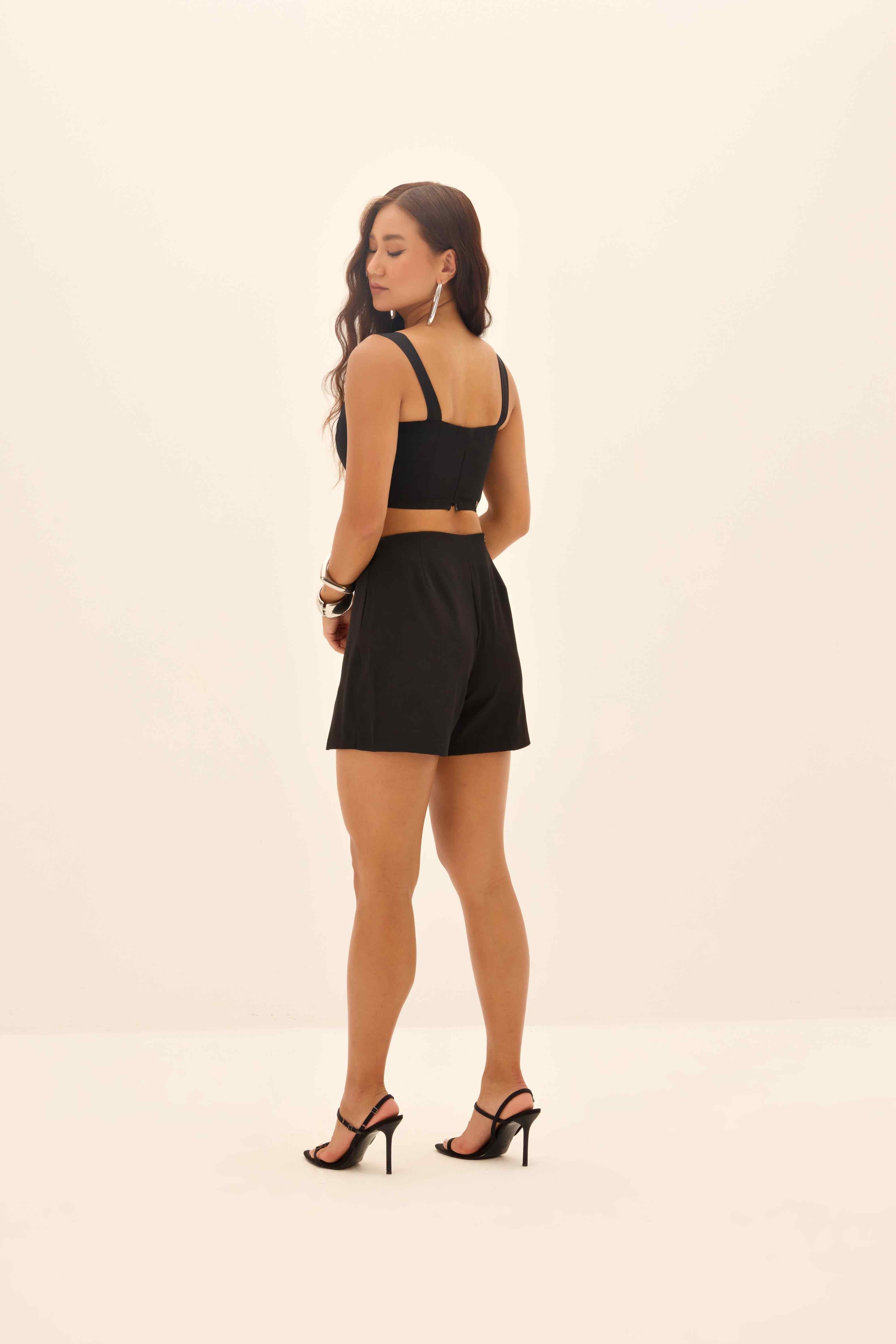 SHORTS SAIA FEMININO BASICO DUAS MINI FENDA ONÇA PRETA