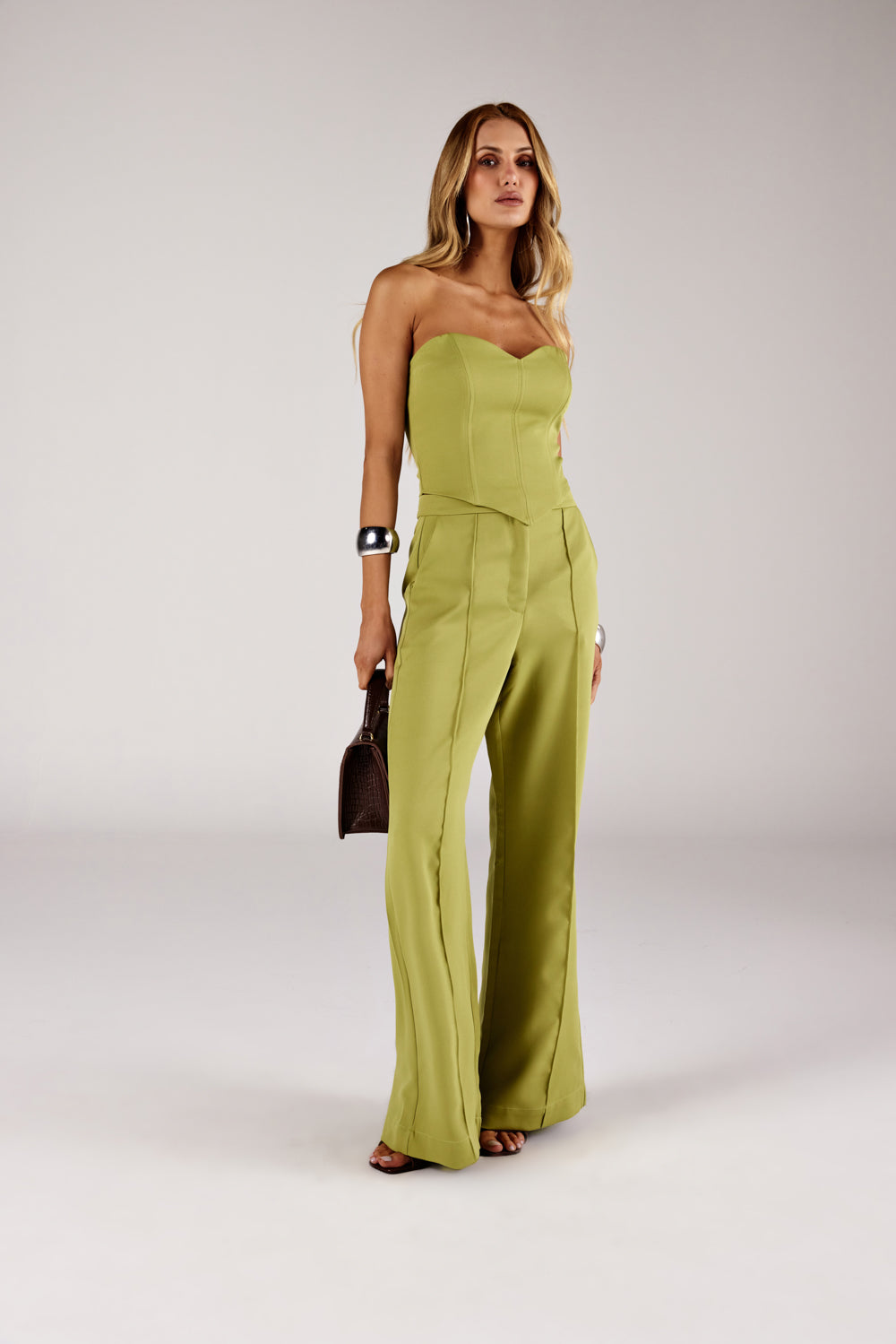 CALÇA PANTALONA FRIZO FRONTAL TEXTURIZADA