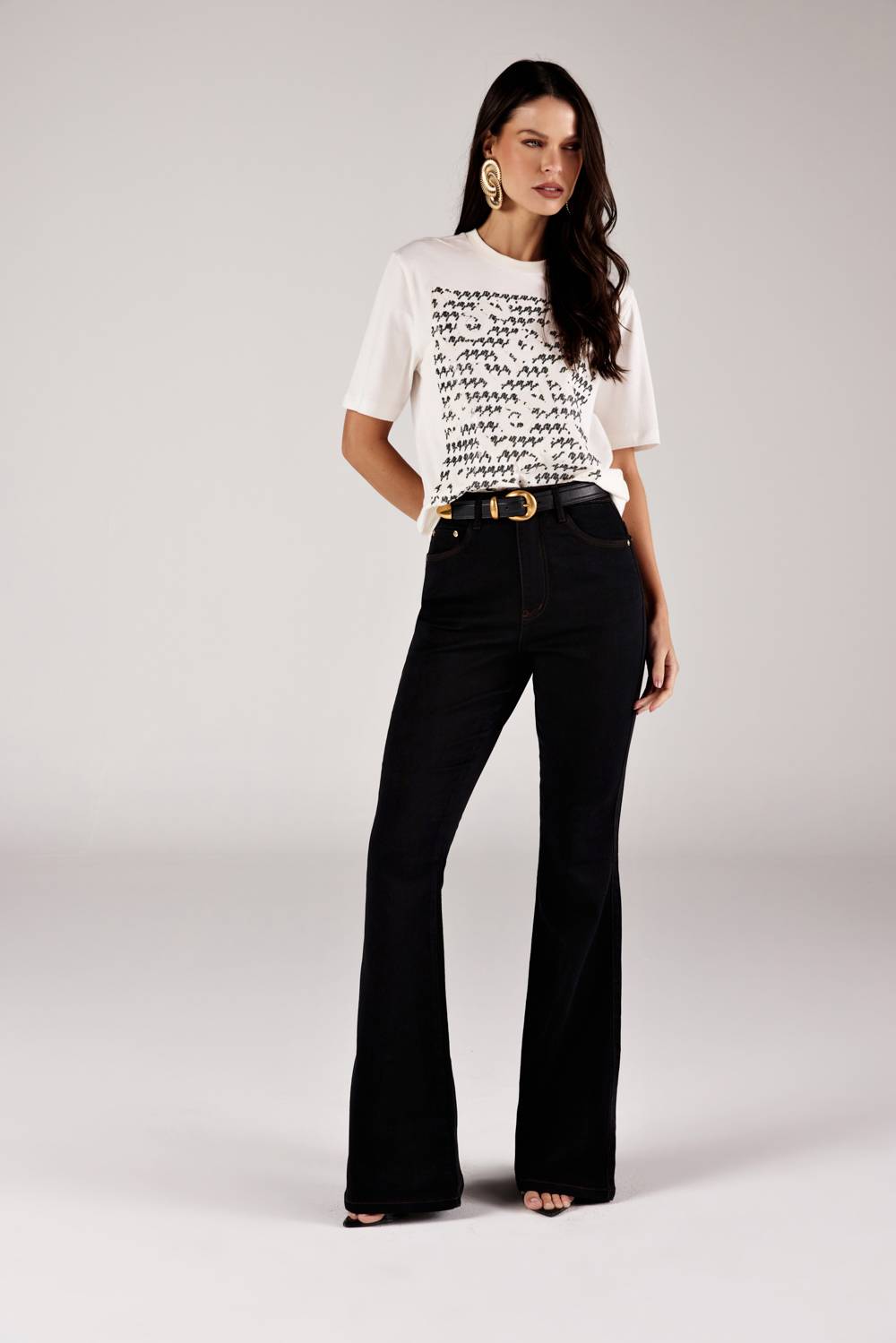 T-SHIRT ESTAMPA LOCALIZADA PAETÊ FRONTAL