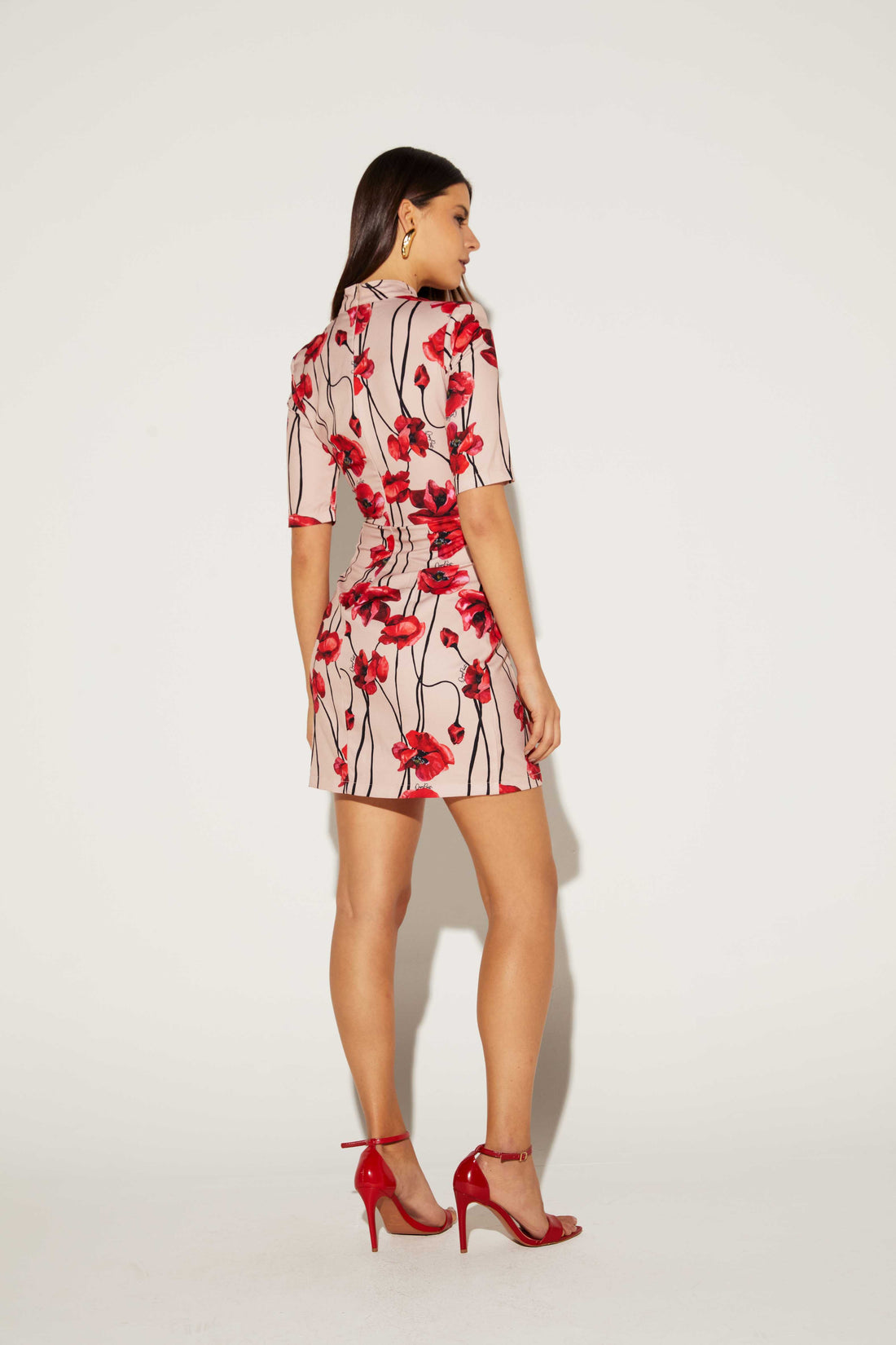 VESTIDO FEMININO GOLA ALTA SUBLIMADO ONCA PRETA