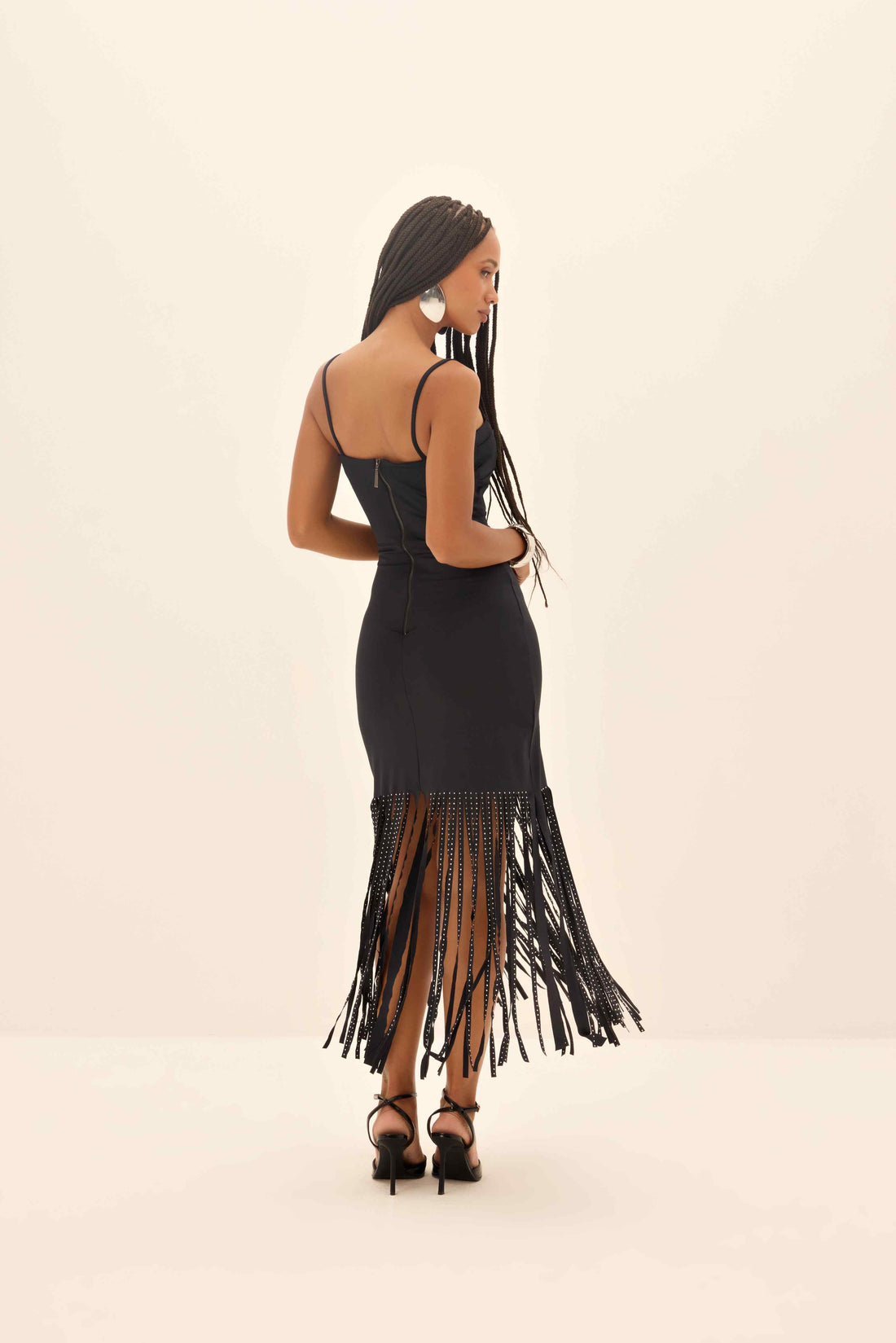 VESTIDO FEMININO MIDI FRANJAS STRASS ONCA PRETA