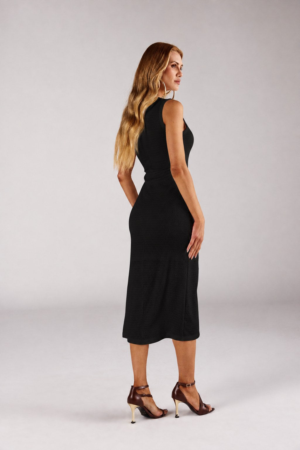 VESTIDO MIDI  FEMININA ETIQUETA FRONTAL TEXTURIZADO ONÇA PRETA