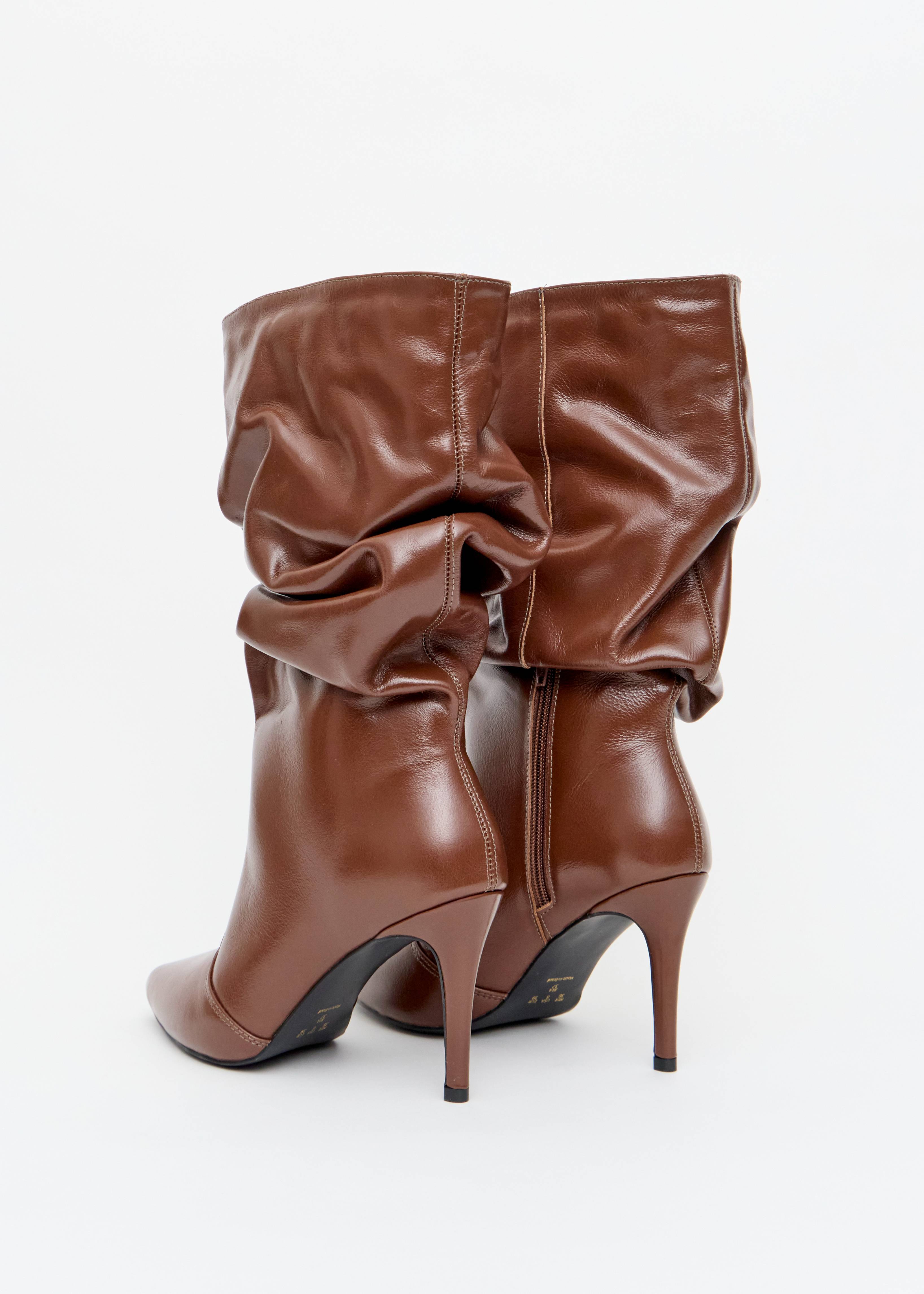 BOTA CANO MÉDIO FRANZIDA SALTO AGULHA