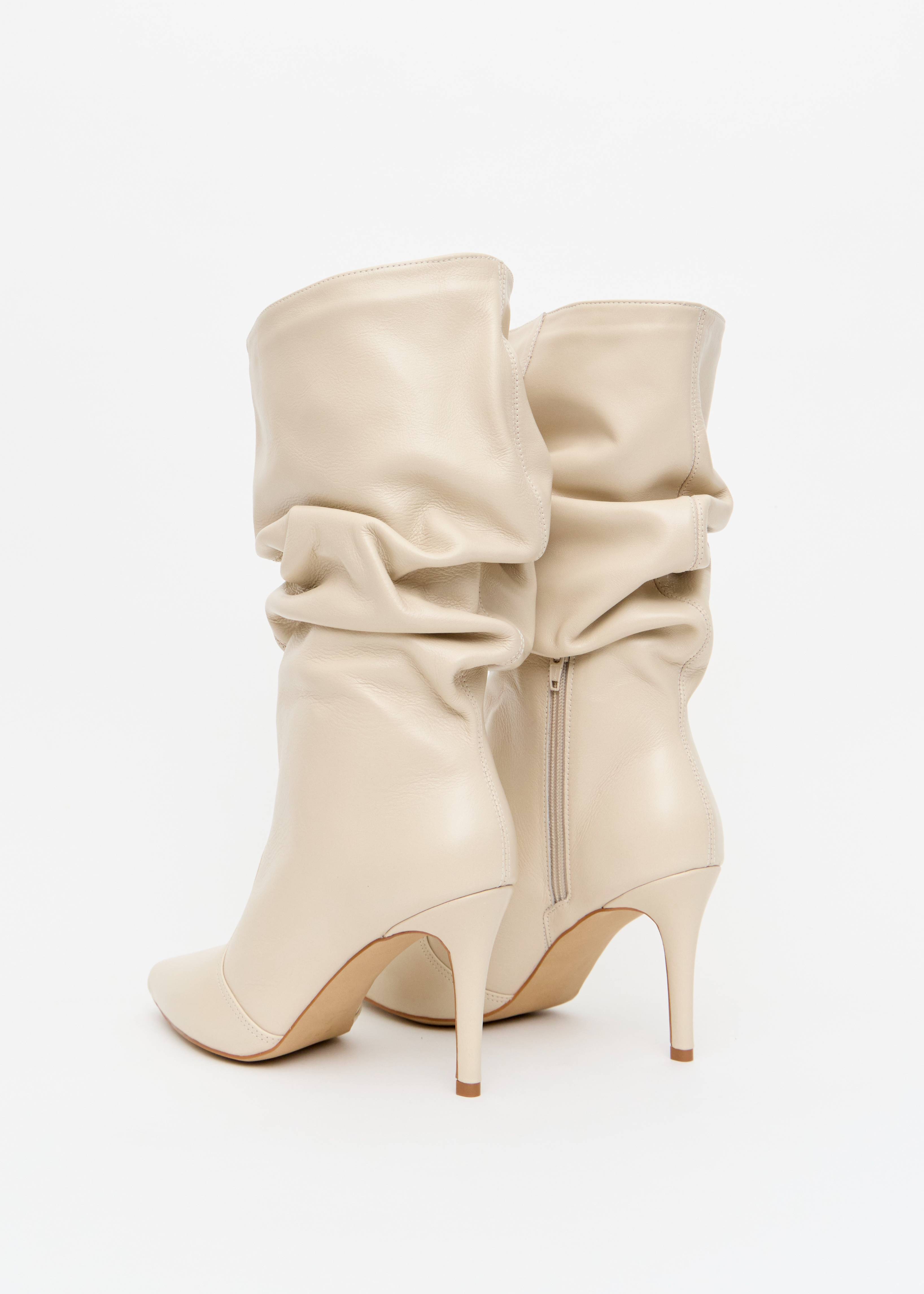 BOTA CANO MÉDIO FRANZIDA SALTO AGULHA
