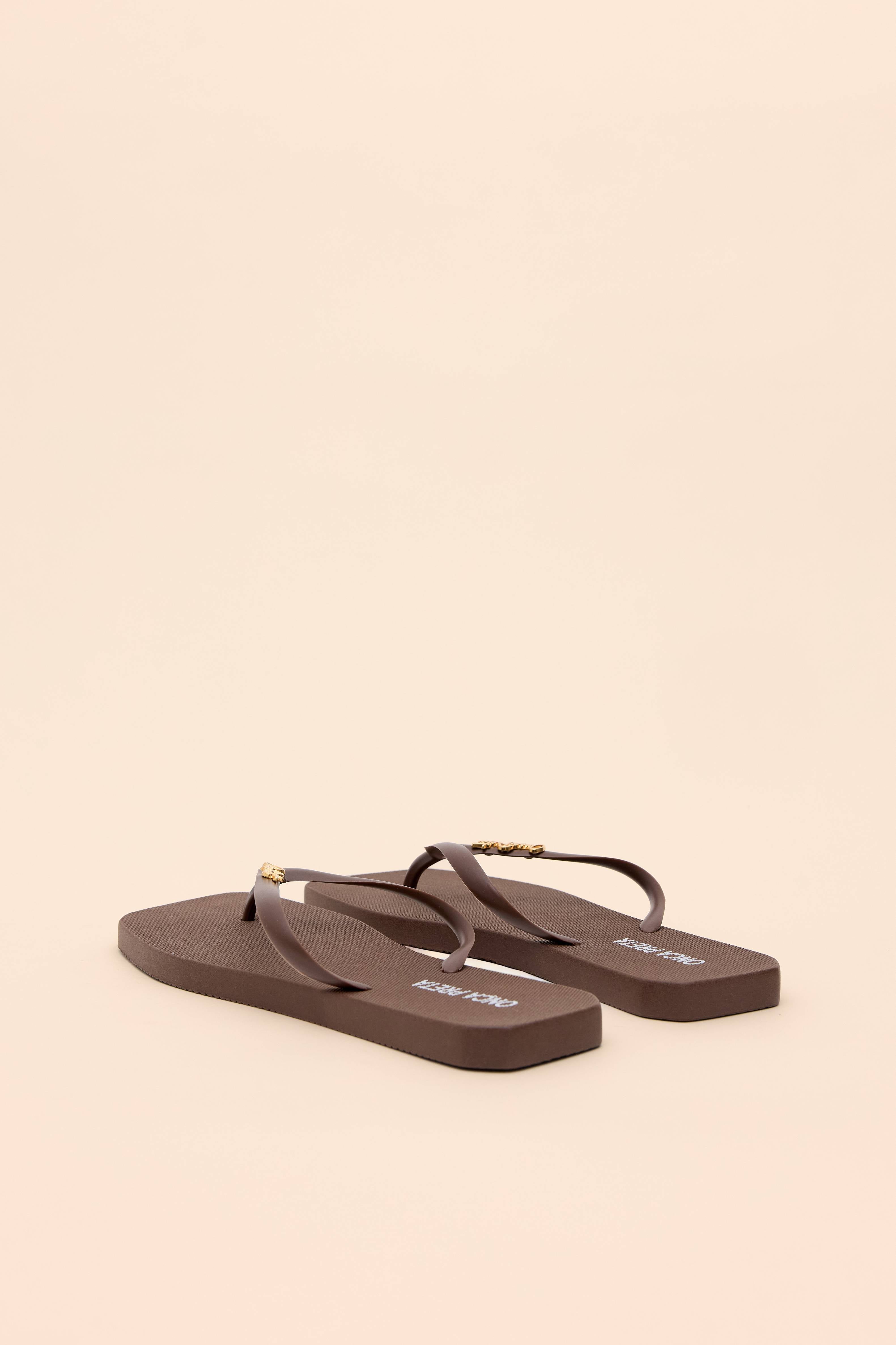 CHINELO METAL ASSINATURA BASE QUADRADA