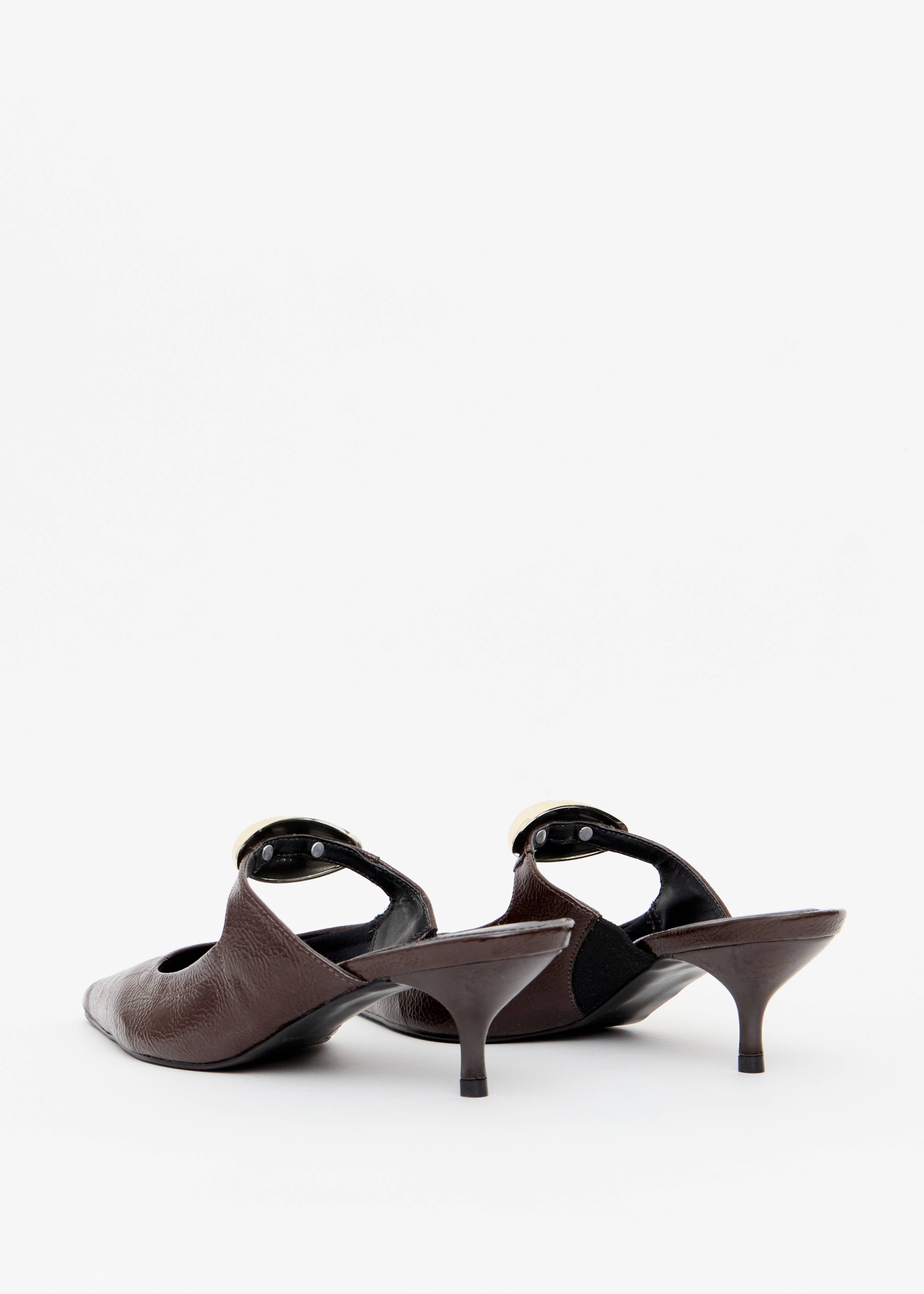 MULE VERNIZ SALTO KITTEN MEDALHA