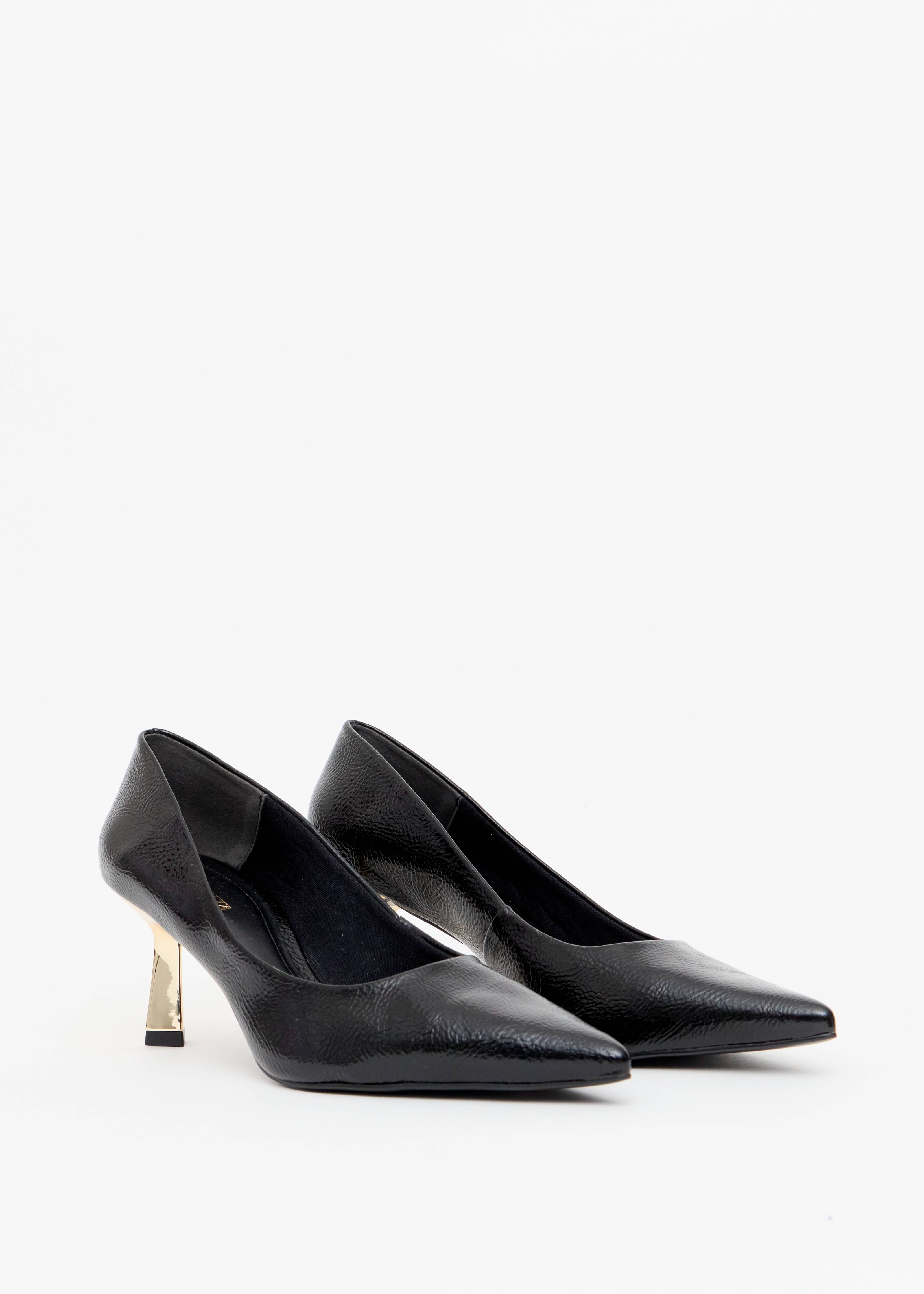 SCARPIN FECHADO VERNIZ SALTO DOURADO