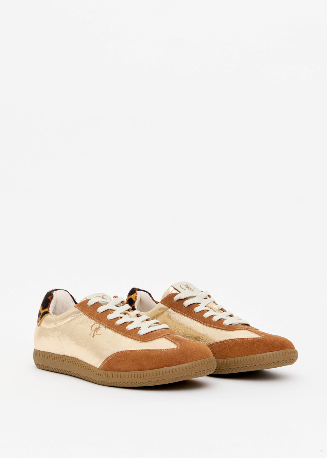 Tenis retro camurca caramelo couro metalizado dourado animal print Onça Preta