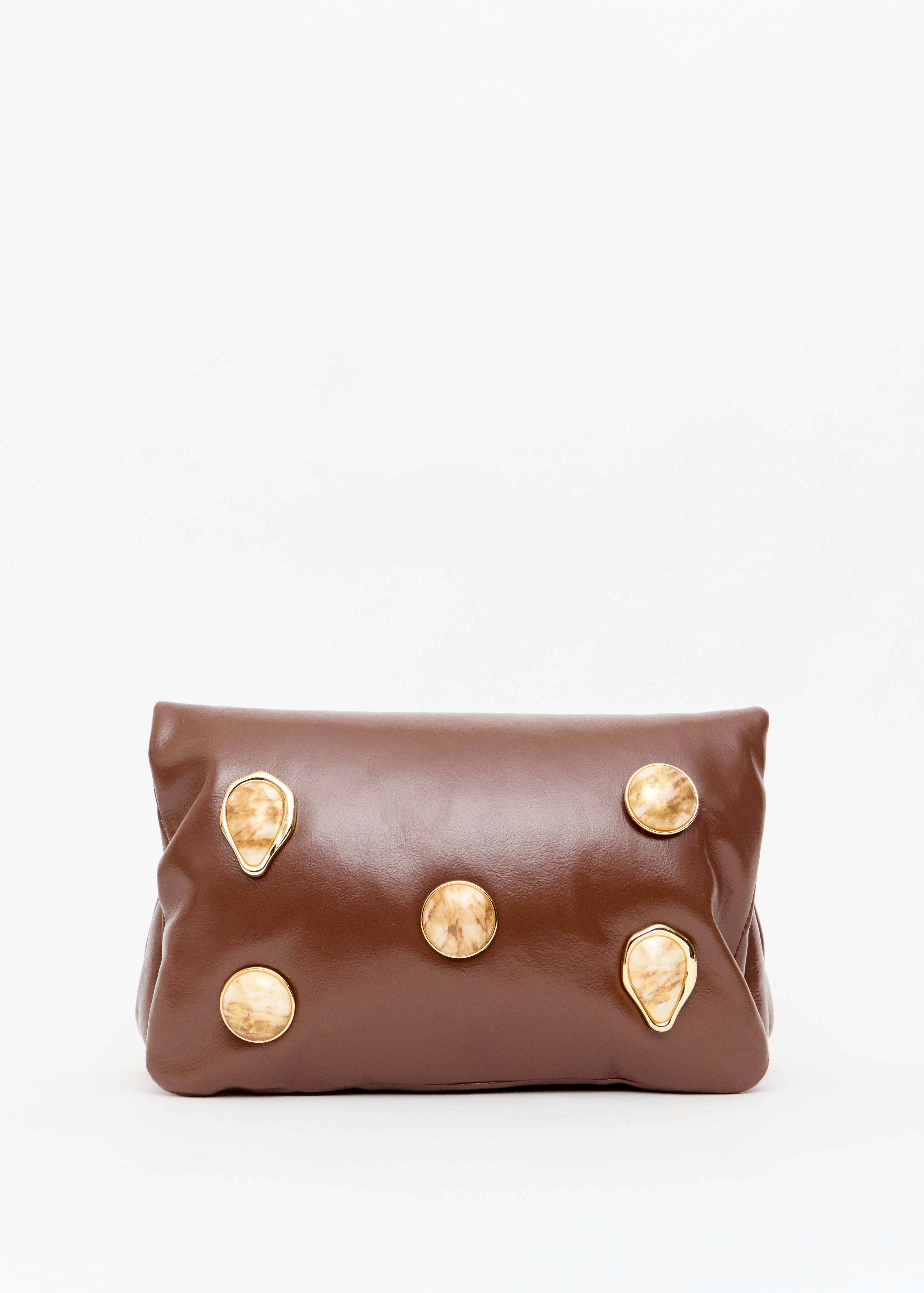 Bolsa tira colo pedraria caseina chocolate frente - Onça Preta