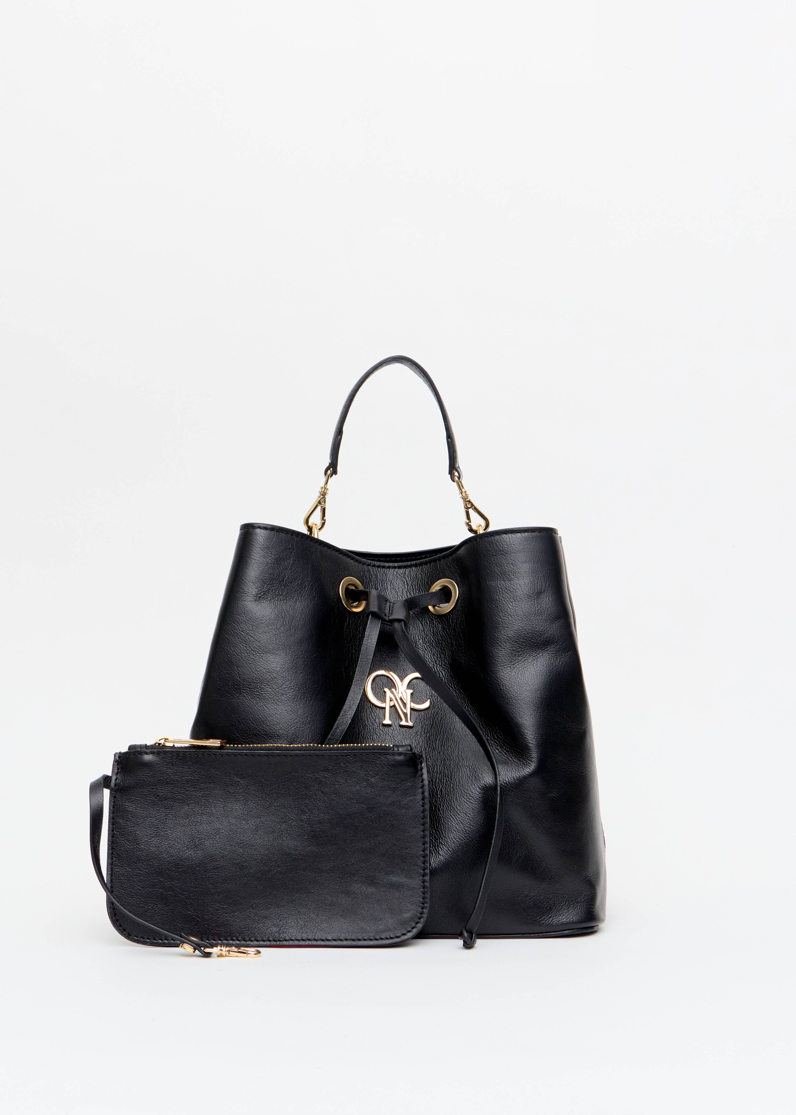 Bolsa bucket preta com necessaire monograma OP dourado Onça Preta