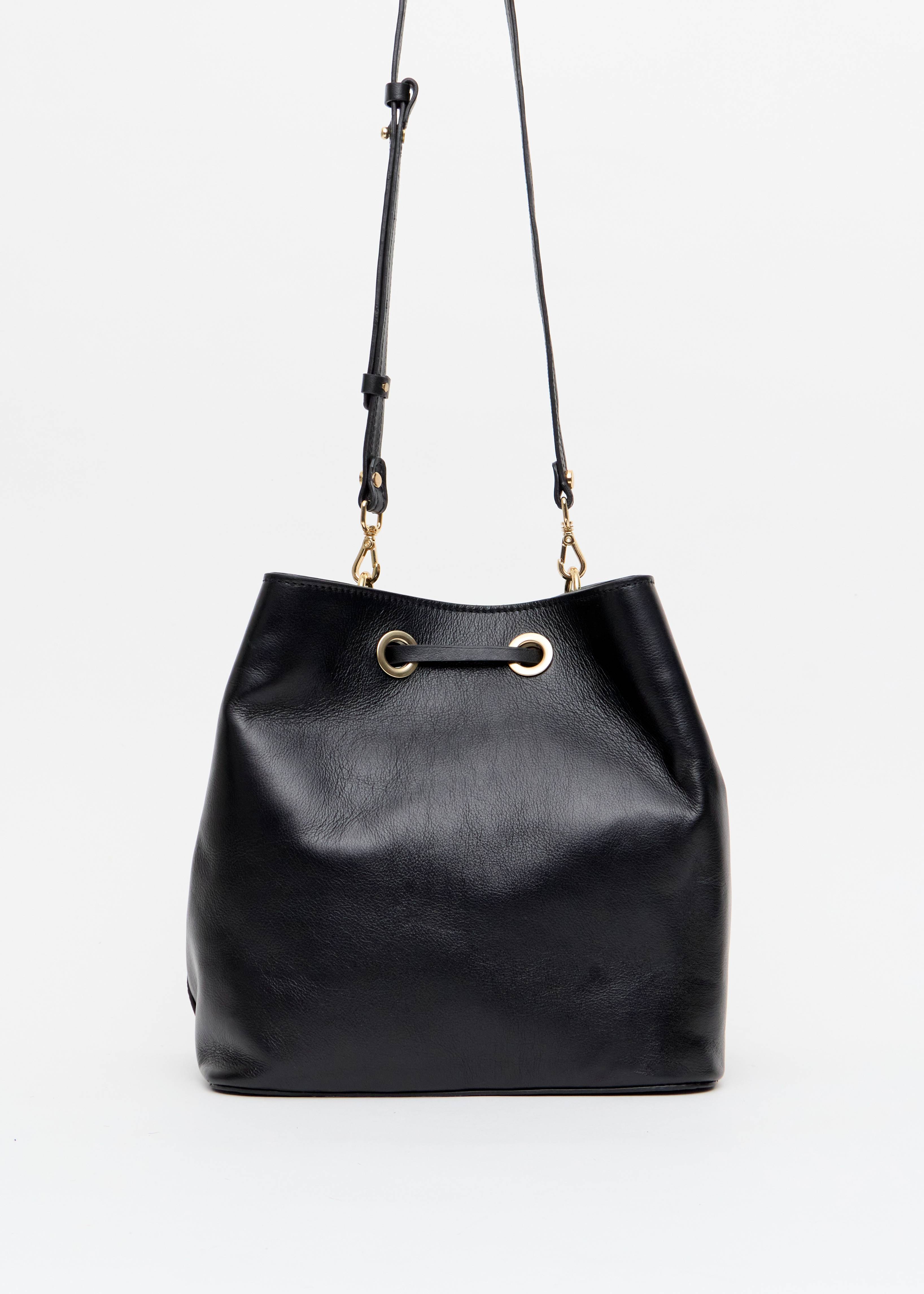Bolsa bucket preta alca transversal ajustavel Onça Preta