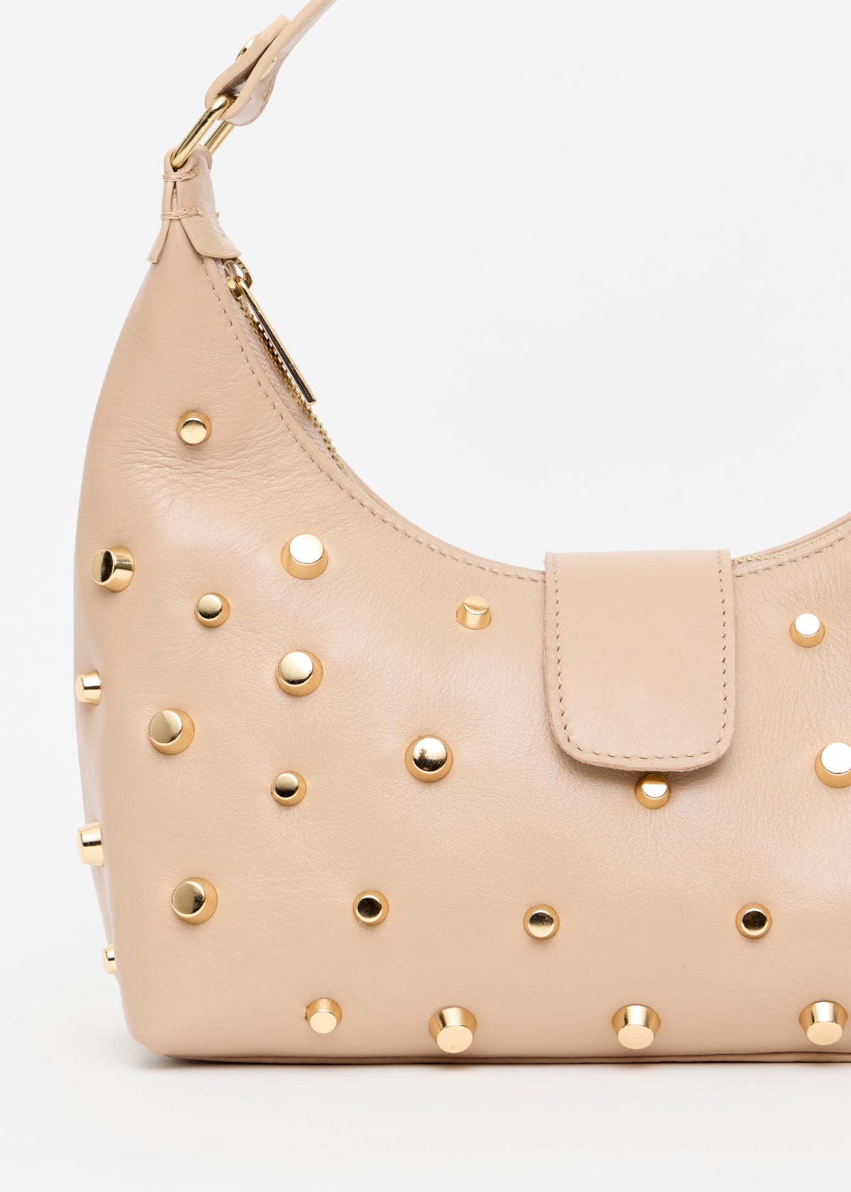 BOLSA MEIA LUA COM TACHAS