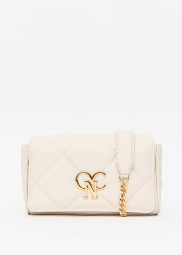 Detalhe monograma OP dourado bolsa matelasse napa off white Onça Preta