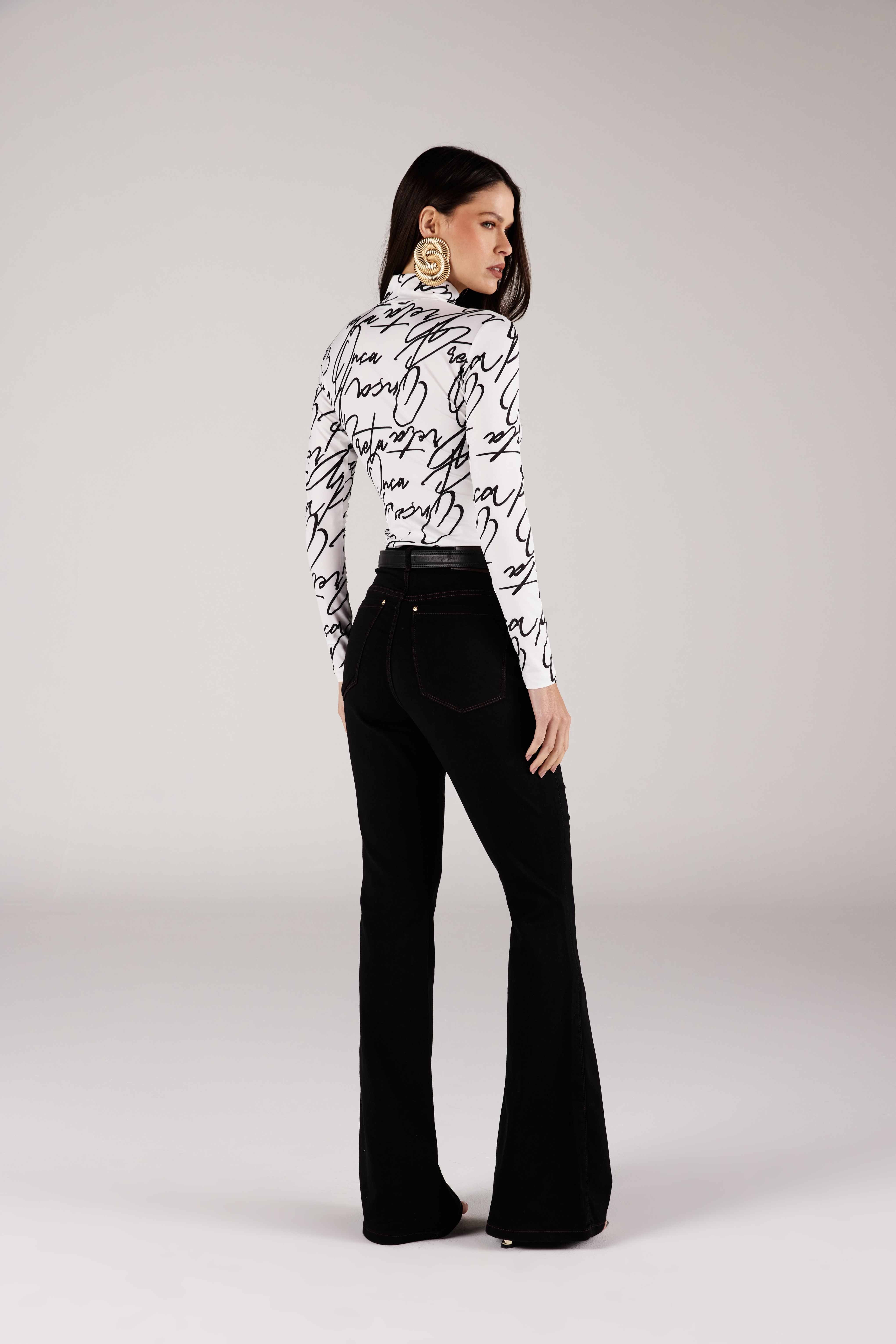 BLUSA FEMININA GOLA ALTA LOGOMANIA ONÇA PRETA