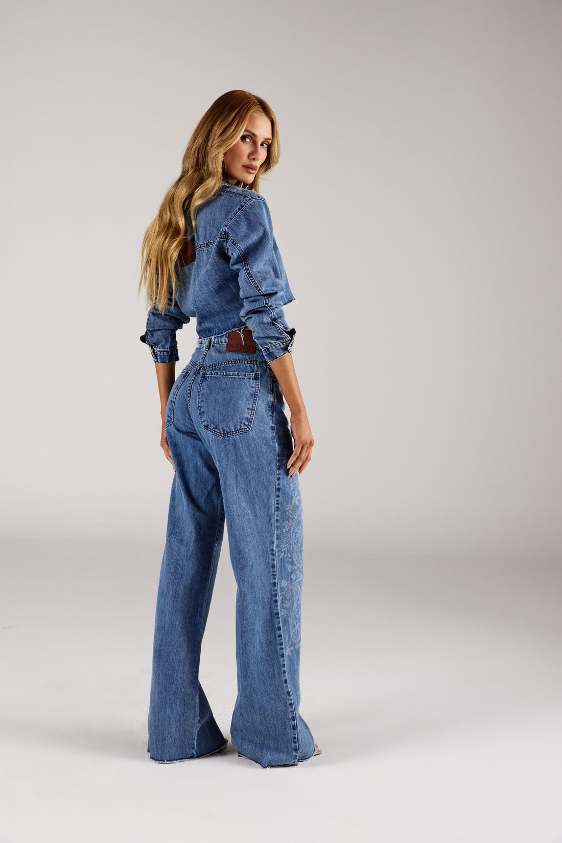 CALÇA WIDELEG FEMININA LASER JEANS ONÇA PRETA