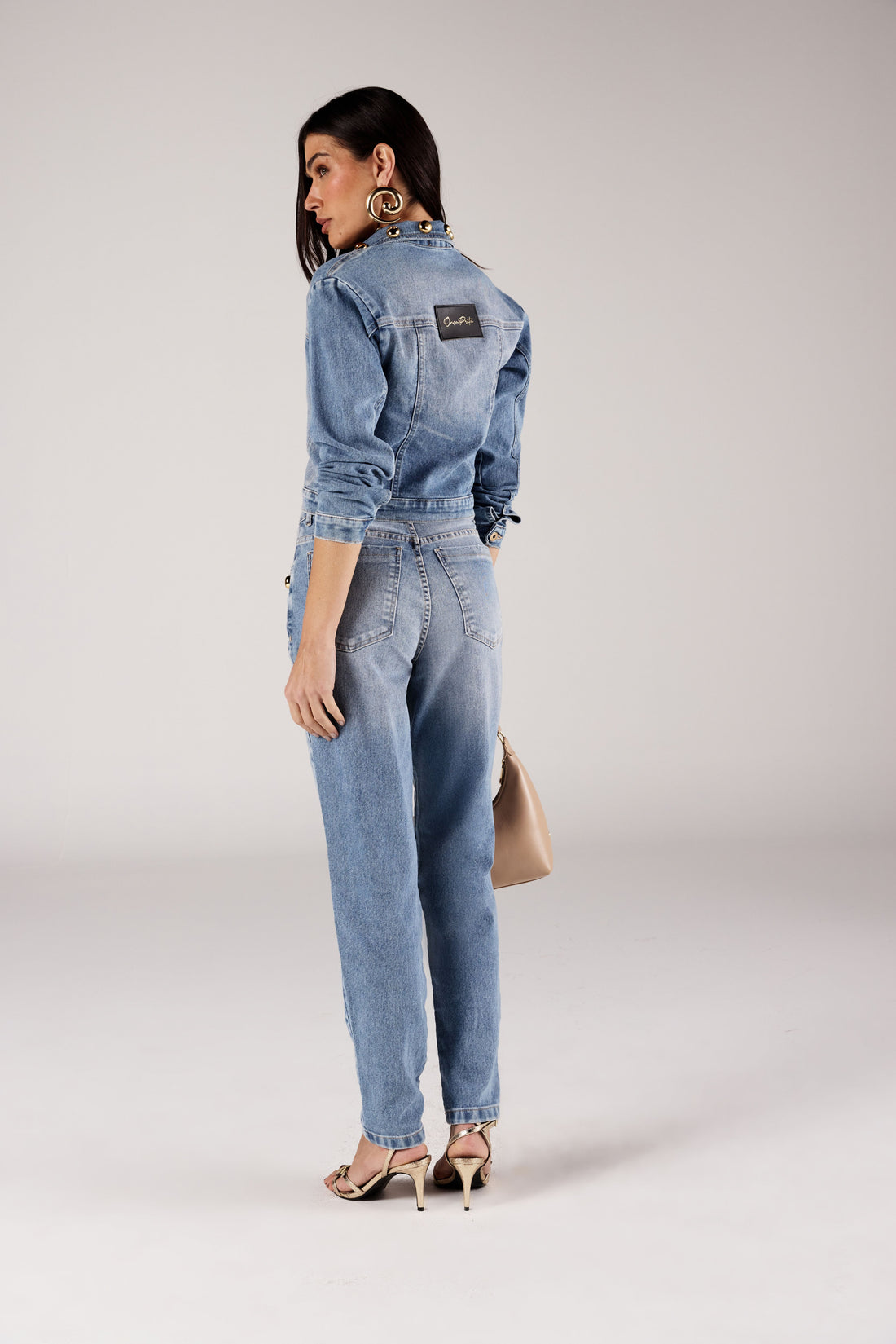 CALÇA MOM FEMININA BORDADO BOLAS FRONTAIS JEANS ONÇA PRETA